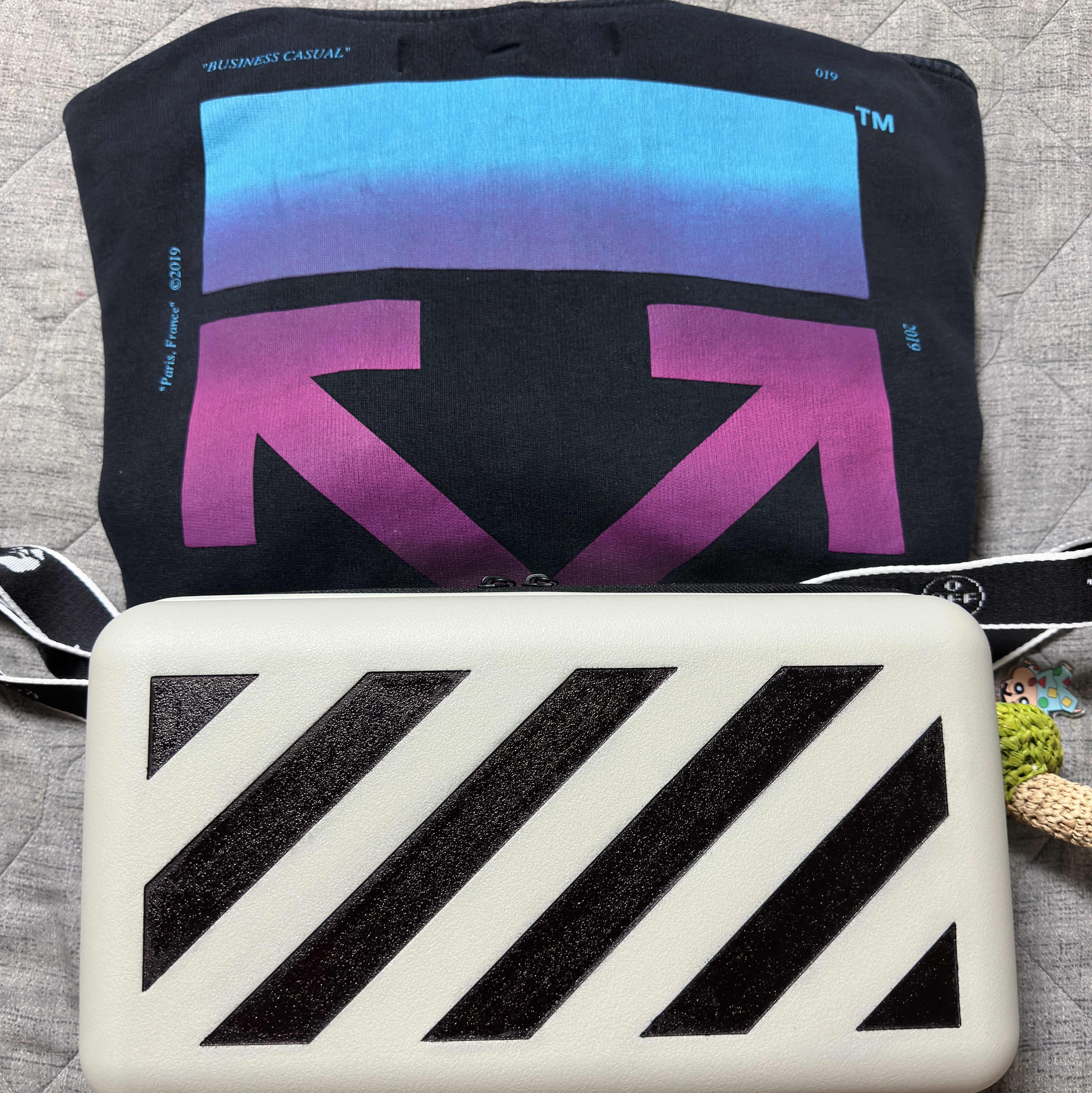 Stussy Mushroom Raffia Keychain, Off-White x Amore Pacific Protection Box (Without Cosmetics) 착용 스타일