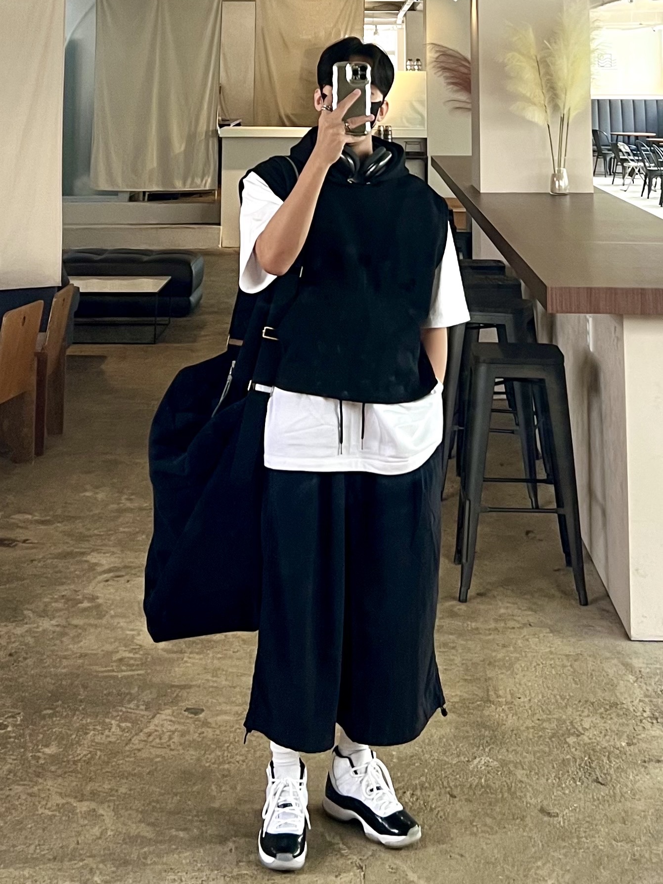 Jordan 11 Retro Concord 2018, Apple AirPods Max Lightning Space Gray (Korean Ver.) 착용 스타일