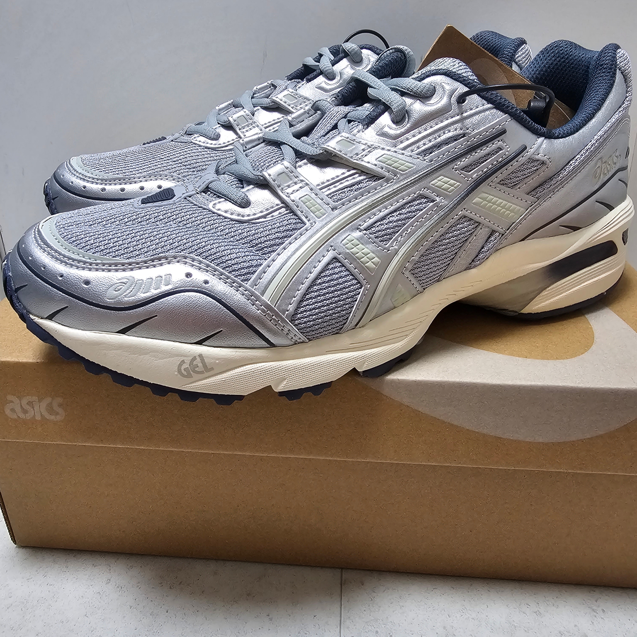 Asics Gel-1090 Piedmont Grey 착용 스타일 - 2