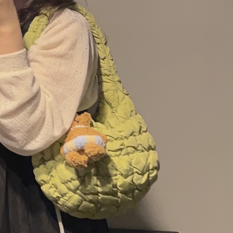 COS Quilted Mini Bag Light Green 착용 스타일