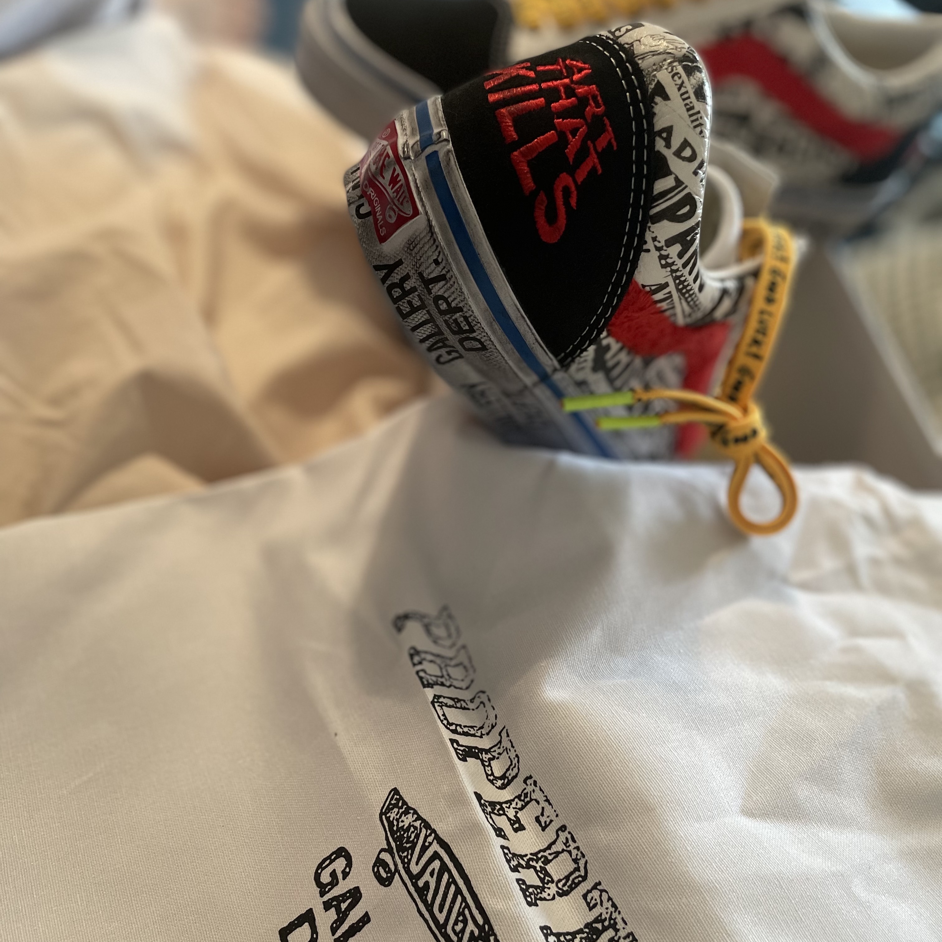 Vans Vault x Gallery Dept. OG Old Skool LX 착용 스타일 - 3