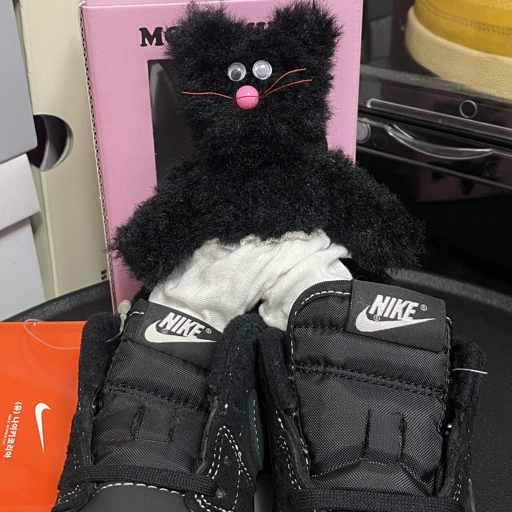 (TD) Jordan 1 x Travis Scott Retro Low OG SP Black Phantom 착용 스타일