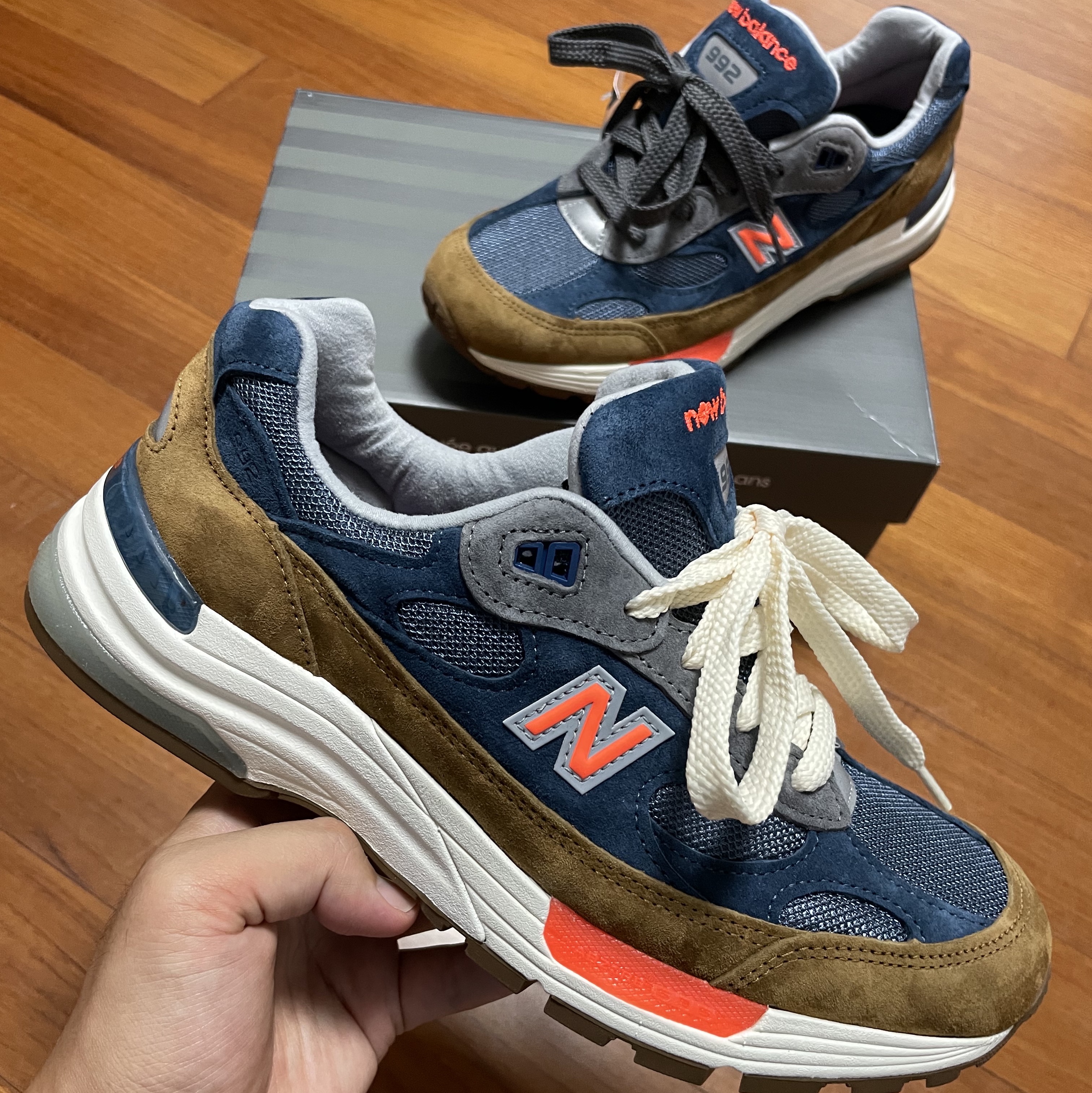 New Balance x J.Crew 992 Made in USA New York 착용 스타일