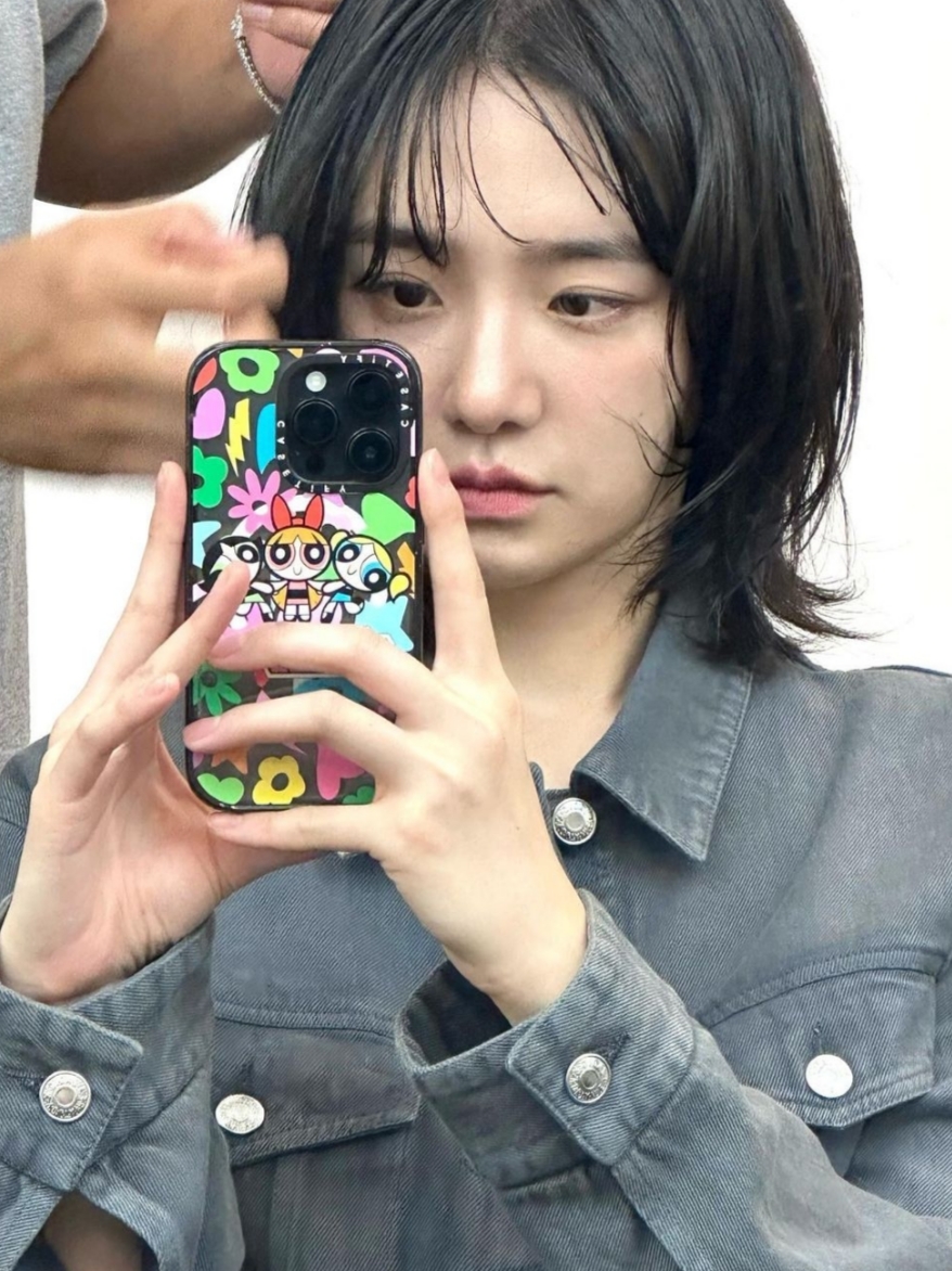 Casetify x The Powerpuff Girls iPhone Icons Impact Case Clear Black 착용 스타일