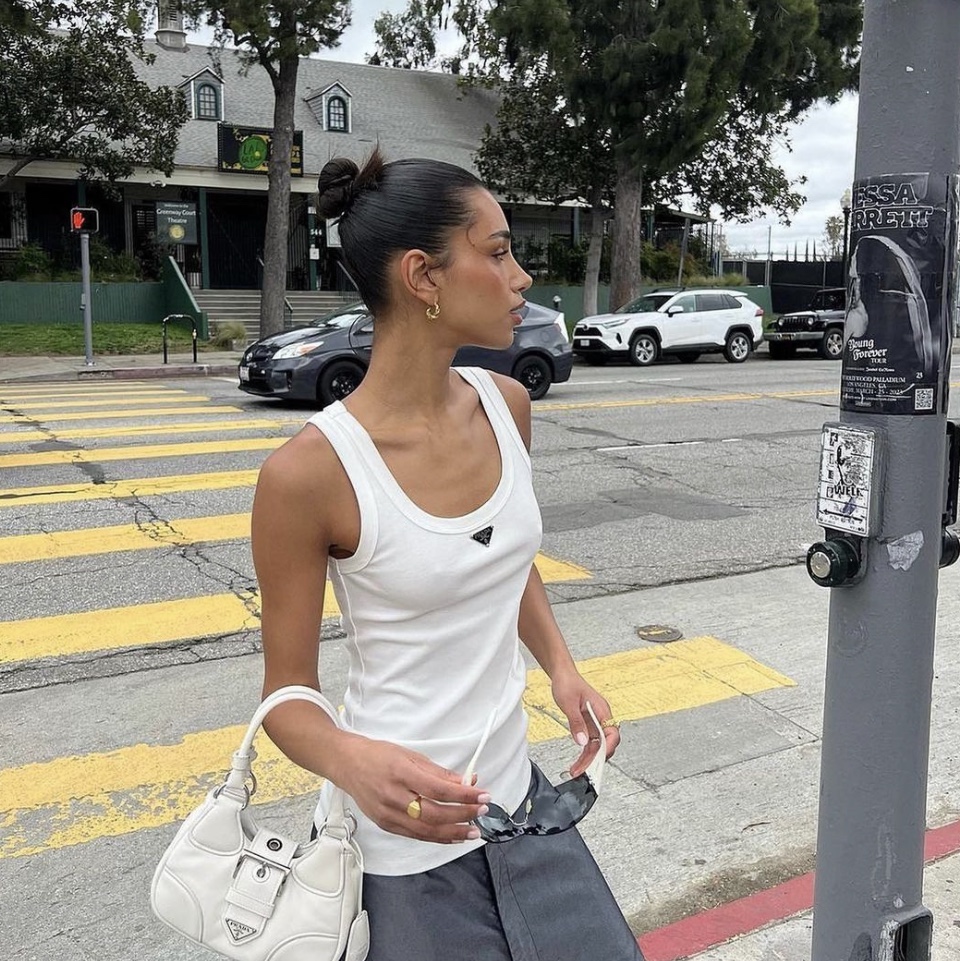 (W) Prada Ribbed Knit Jersey Tank Top White 착용 스타일