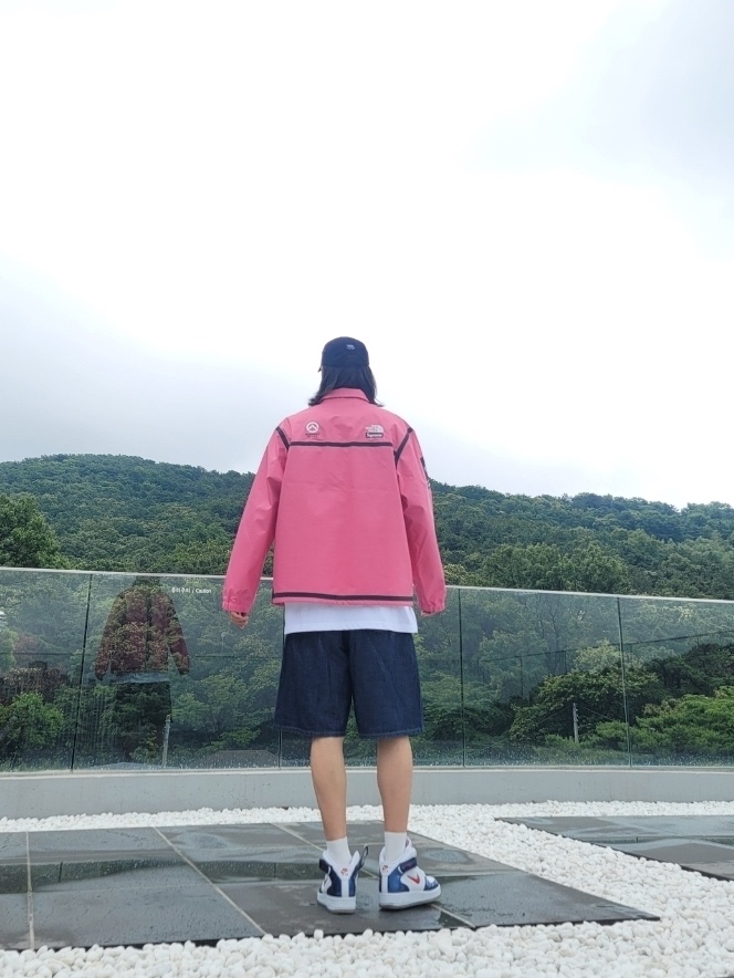 Supreme Washed Chino Twill Camp Cap Black, Supreme x The North Face Summit Series Outer Tape Seam Coaches Jacket Pink - 21SS 착용 스타일 - 2