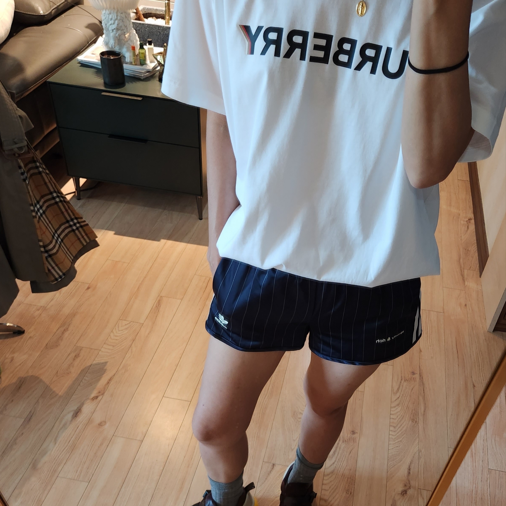 (W) Adidas x Sporty & Rich Shorts Legend Ink - KR Sizing 착용 스타일 - 2