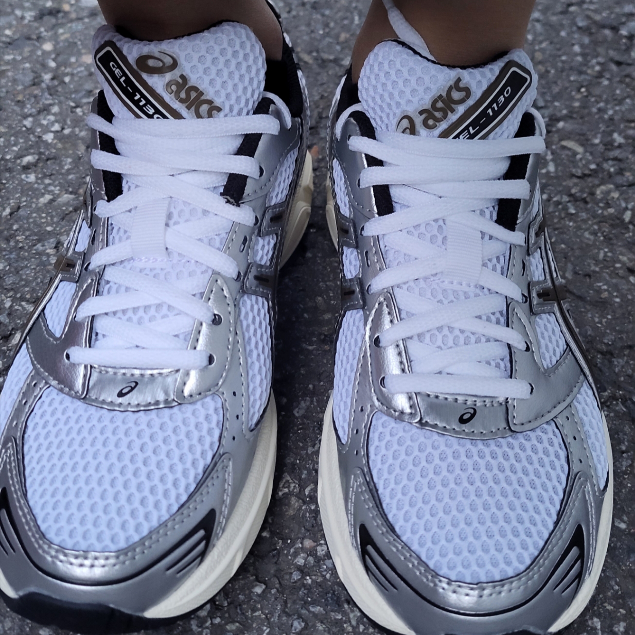 Asics Gel-1130 White Clay Canyon 착용 스타일 - 2