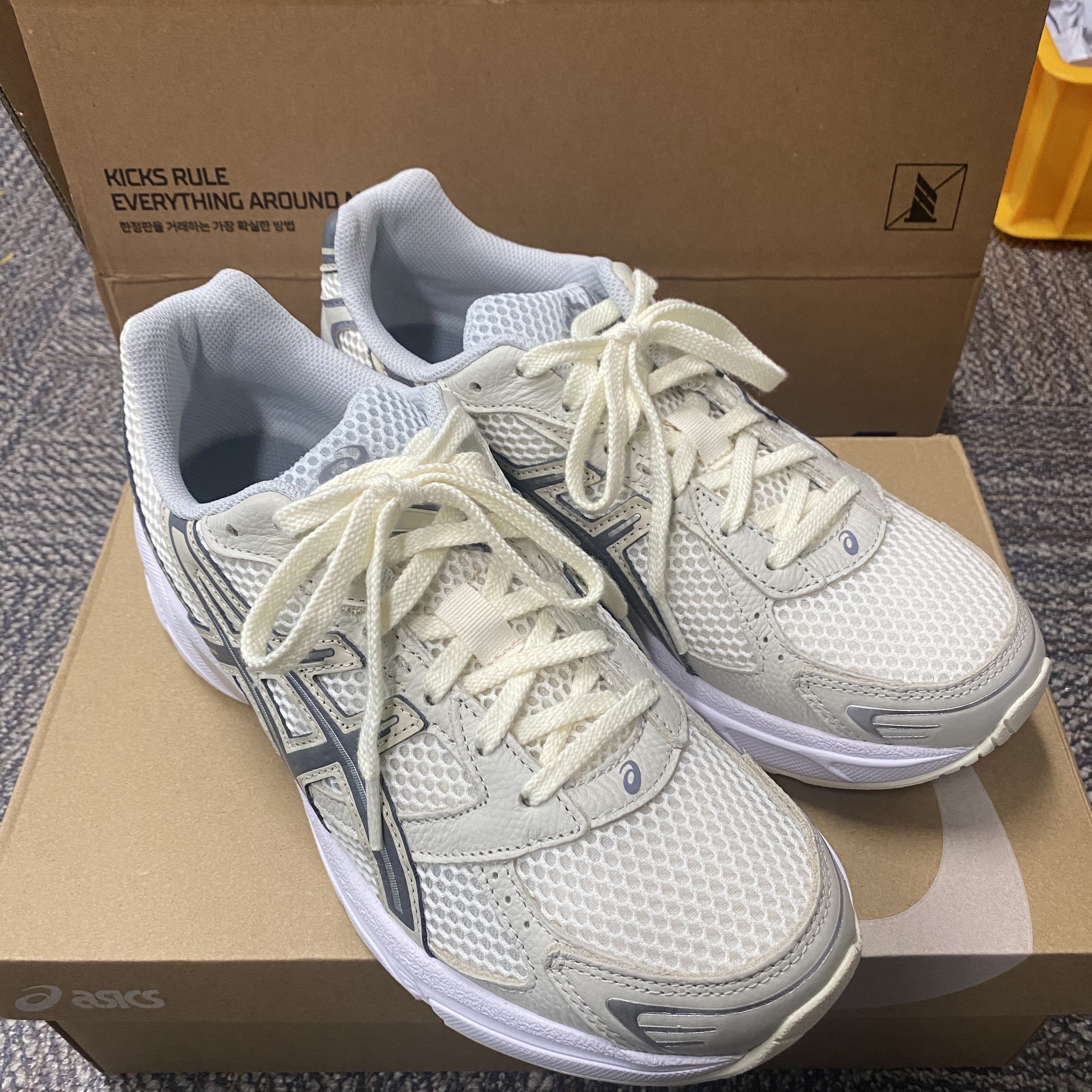 Asics Gel-1130 Cream Carbon 착용 스타일