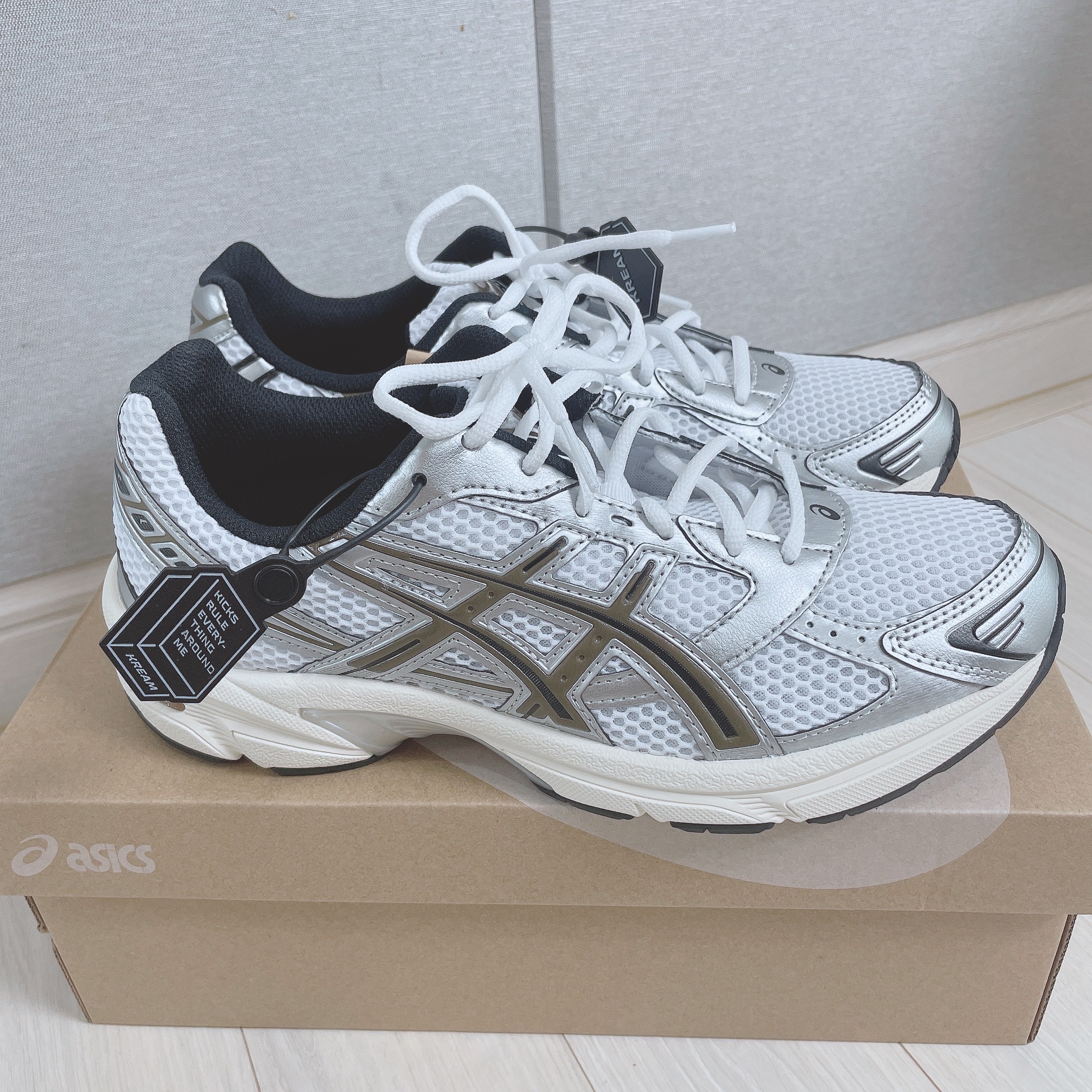 Asics Gel-1130 White Clay Canyon 착용 스타일 - 1
