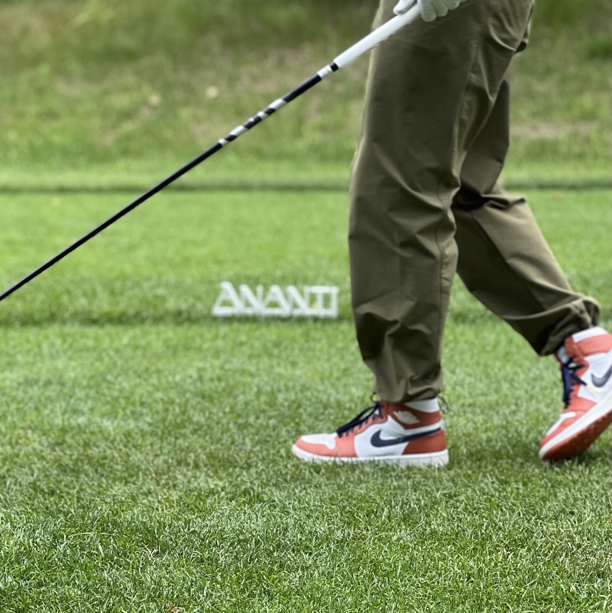 Jordan 1 x Eastside Golf High Golf Burnt Sunrise White 착용 스타일 - 1