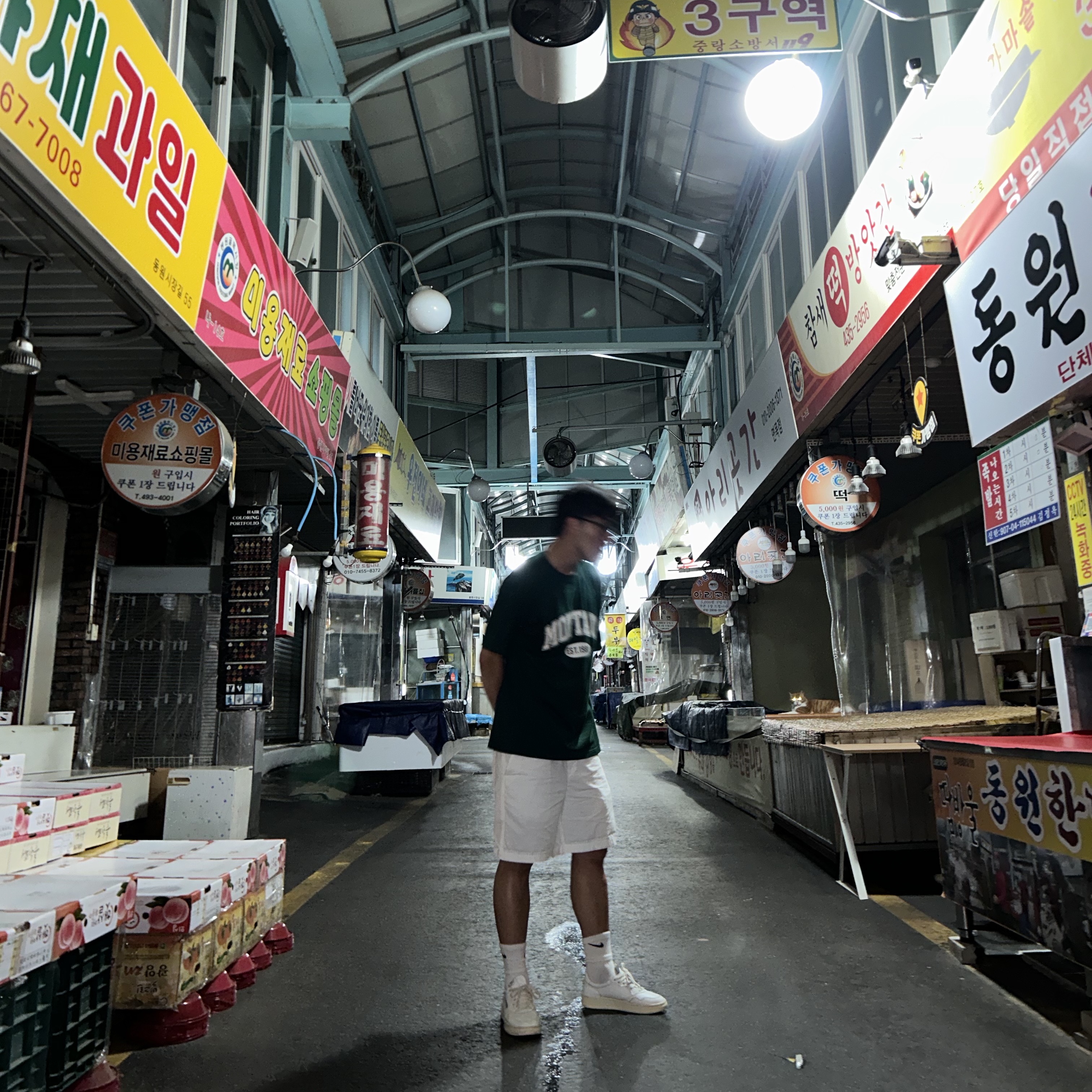 Autry Medalist Low Leather Sneakers White 착용 스타일