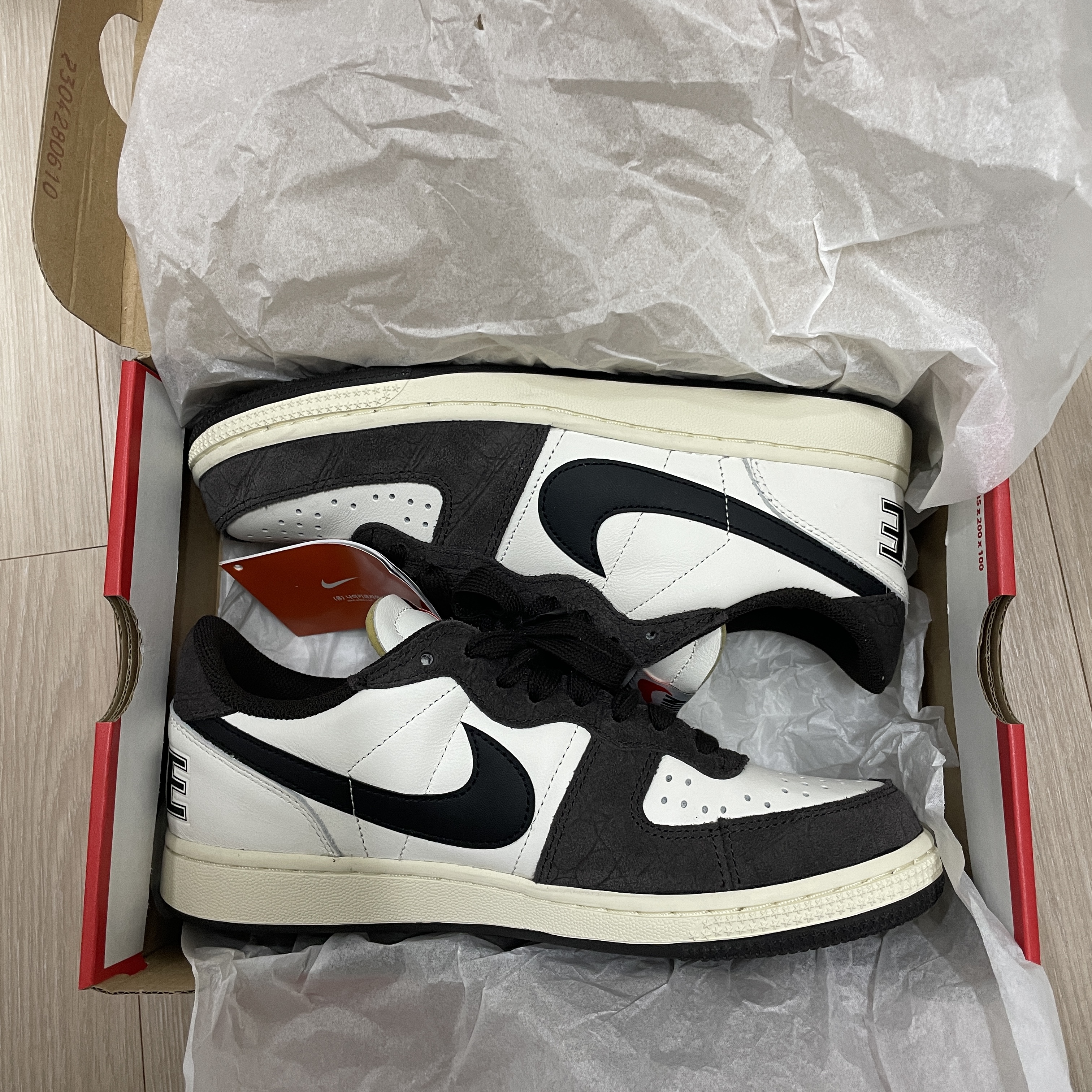 Nike Terminator Low Velvet Brown 착용 스타일 - 3