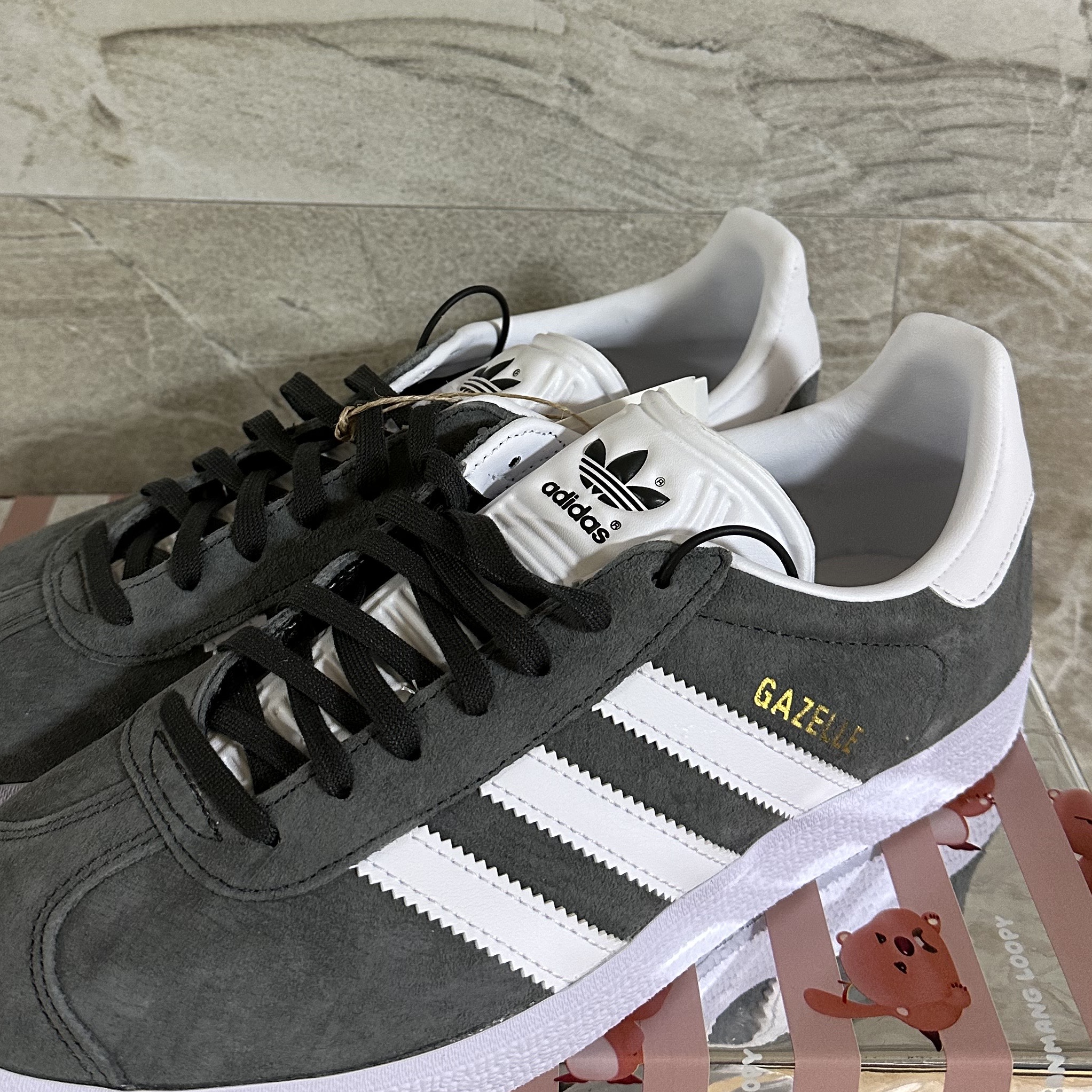 Adidas Gazelle Solid Grey 착용 스타일