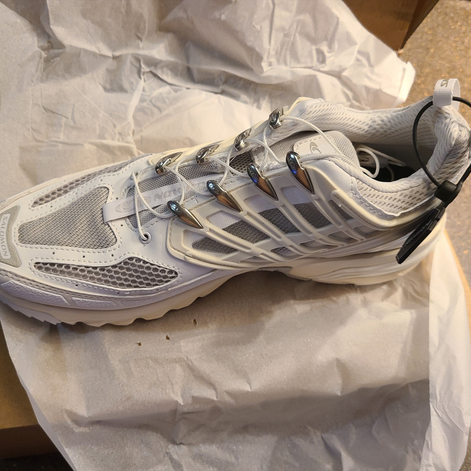 Salomon ACS Pro White Vanilla Ice 착용 스타일 - 2