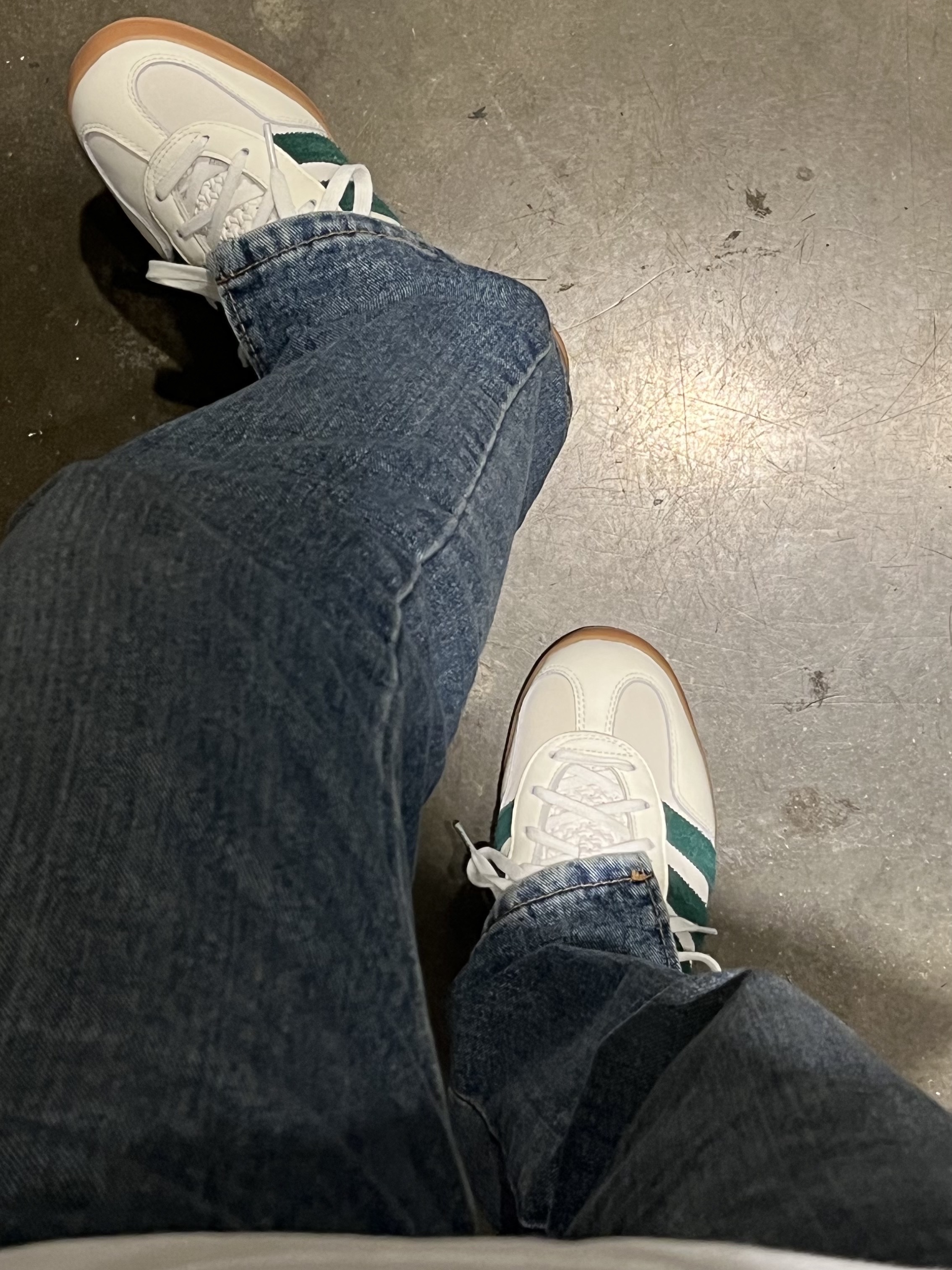 Adidas x Emmi Gazelle Indoor Off White Dark Green 착용 스타일 - 1
