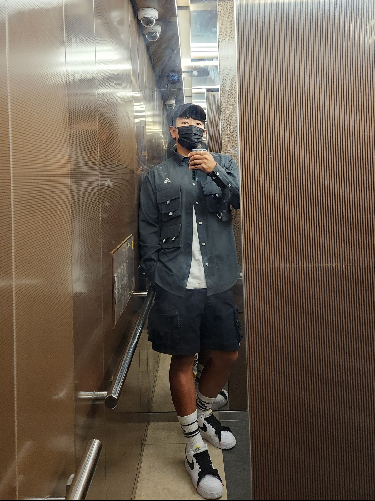 Nike ACG Heritage 86 Cap Black Light Smoke Grey, Nike ACG Dri-Fit UV Devastation Trail Shirt Dark Smoke Grey - Asia 착용 스타일