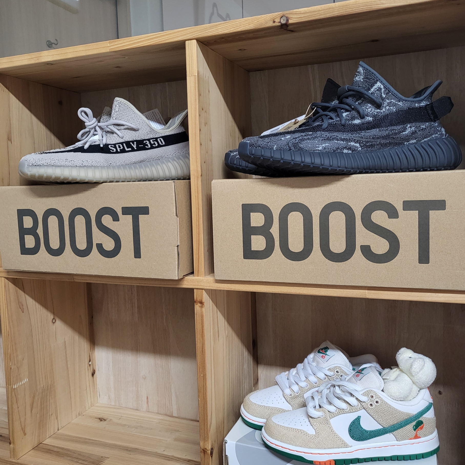 Adidas Yeezy Boost 350 V2 MX Dark Salt, Adidas Yeezy Boost 350 V2 Slate Core Black 2022/2023 착용 스타일
