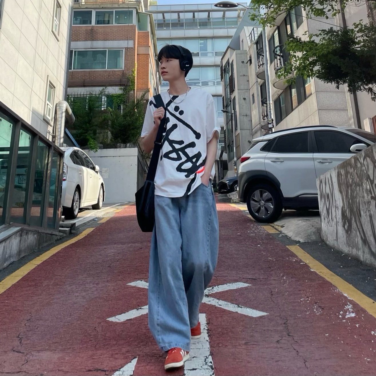 Stussy Big Basic Pigment Dyed T-Shirt Natural Red 착용 스타일 - 3