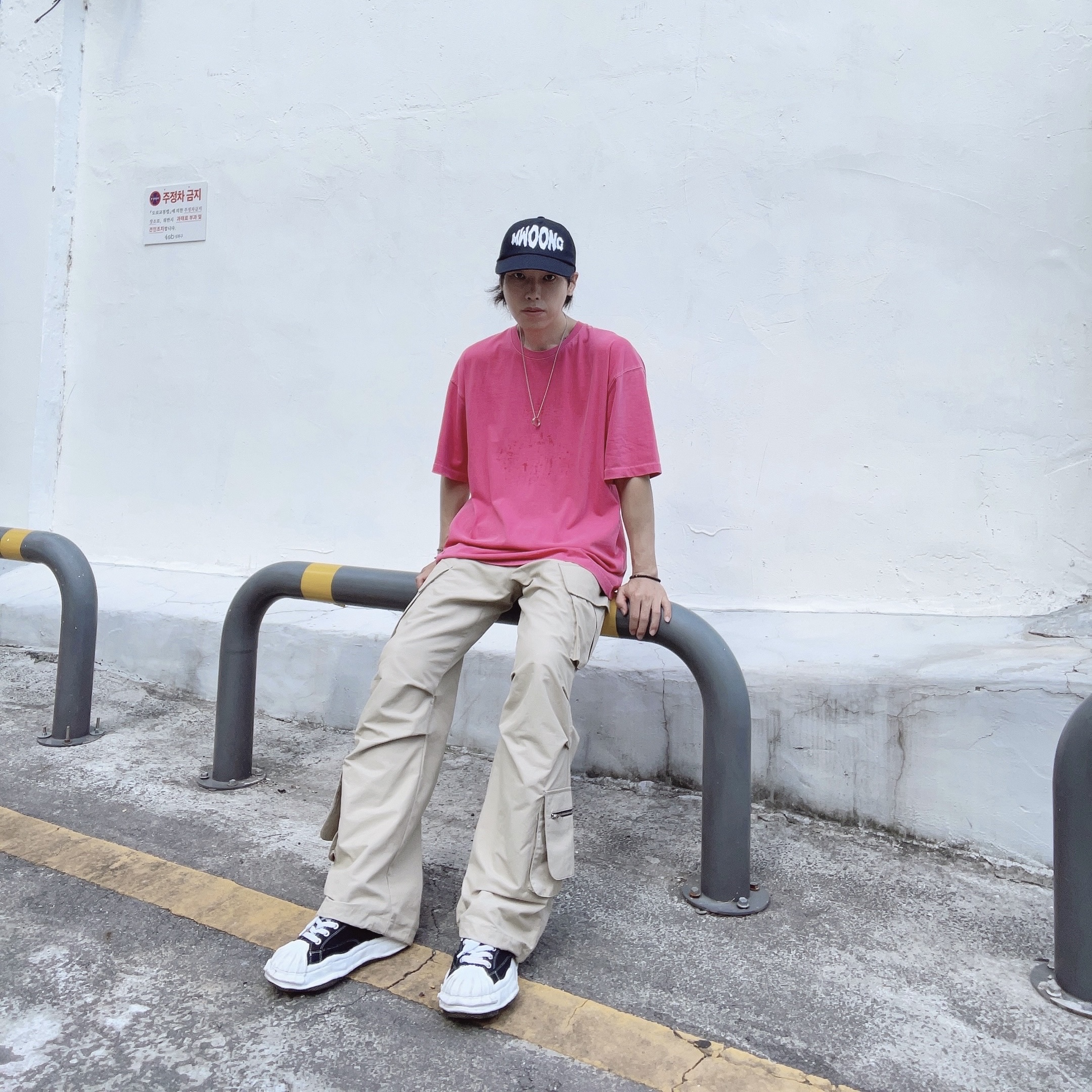 Maison Mihara Yasuhiro Blakey OG Sole Canvas Low-top Sneakers Black White 착용 스타일 - 2