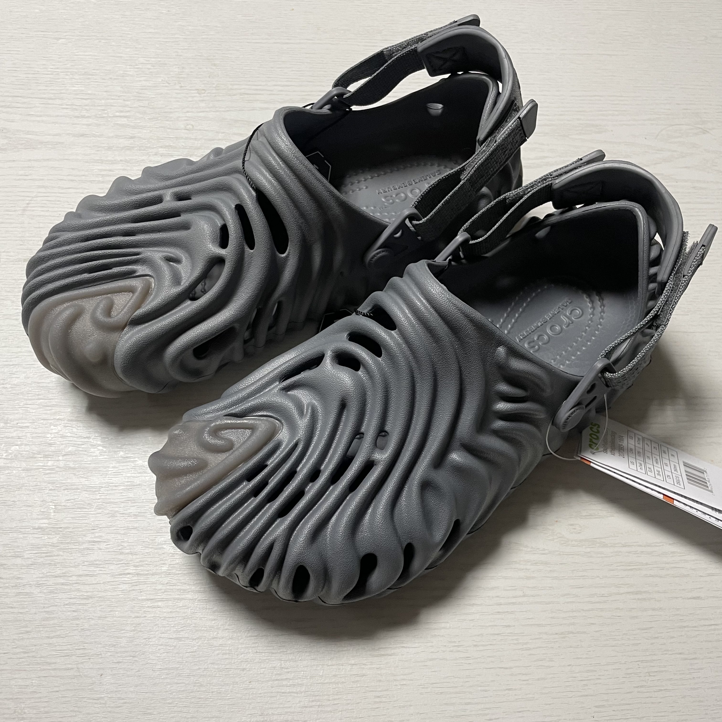 Crocs x Salehe Bembury Pollex Clog Niagara 착용 스타일 - 1