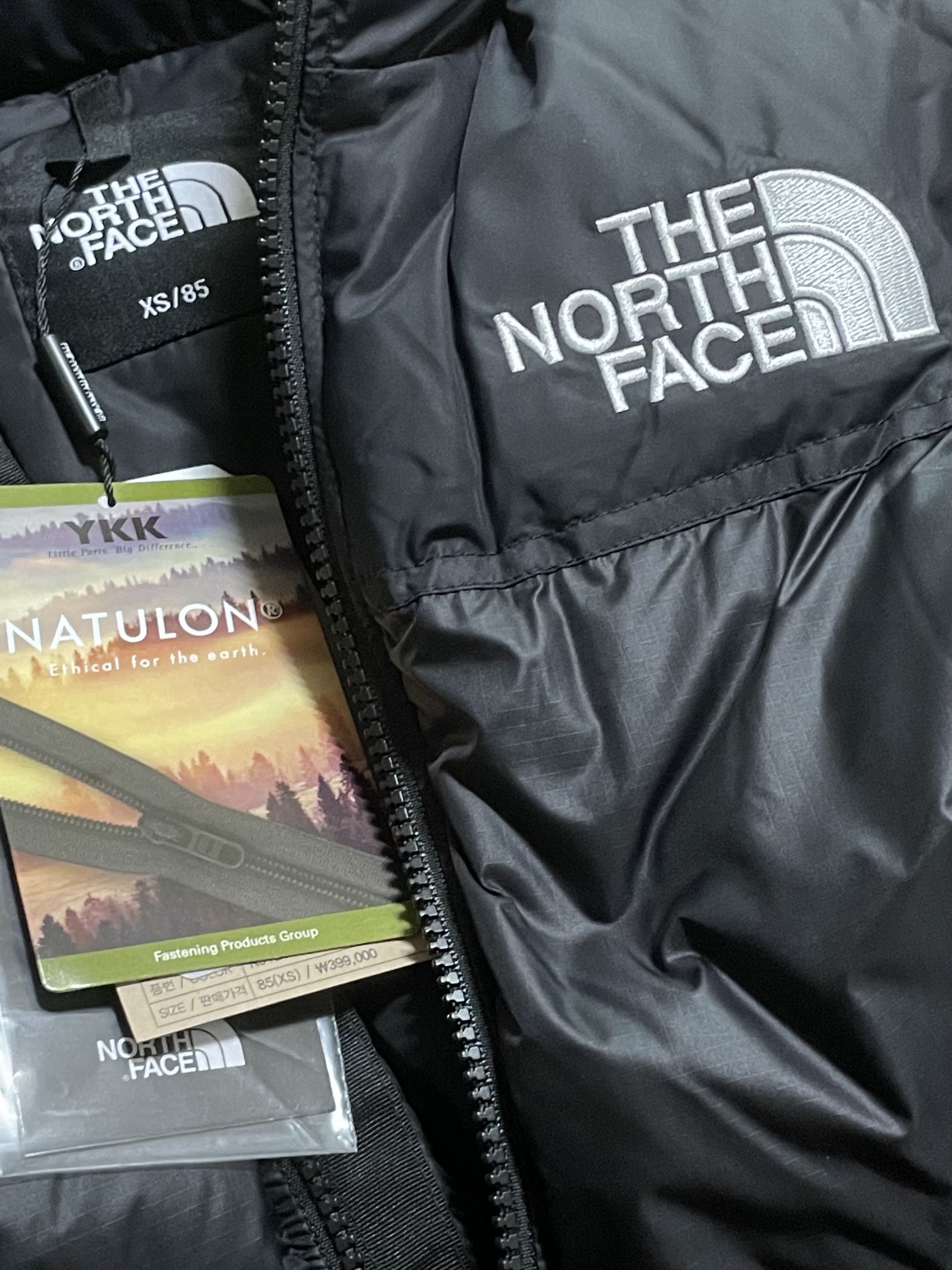 The North Face 1996 Eco Nuptse Jacket Black 착용 스타일