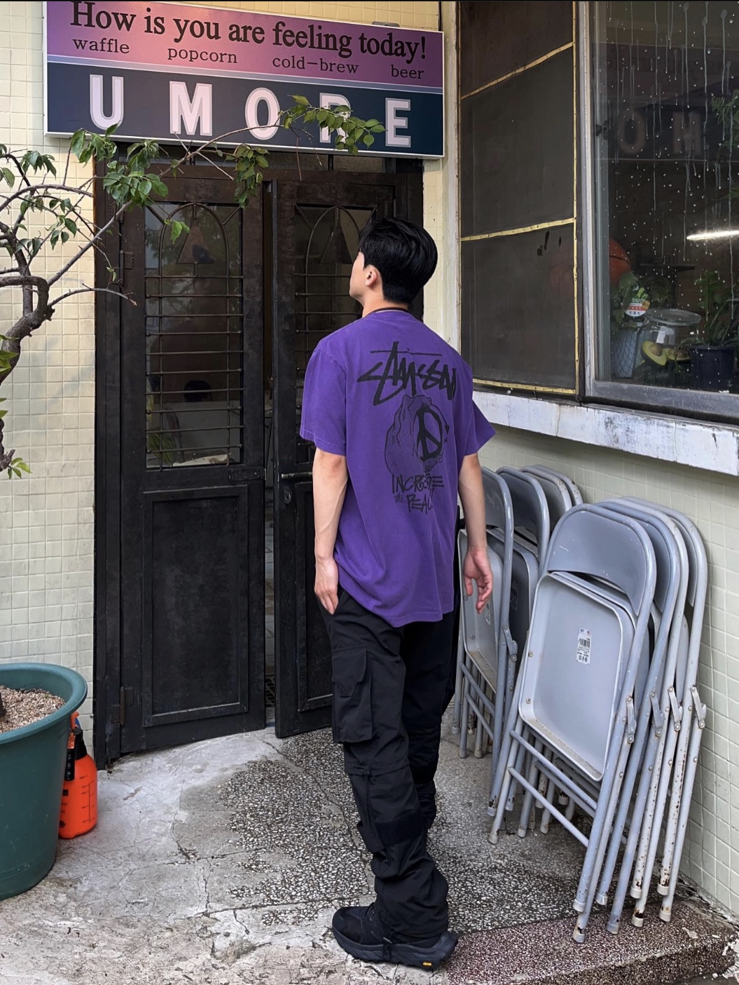 Hoka Anacapa Mid Gore-Tex Black, Stussy Peace Hand Pigment dyed T-Shirt Purple 착용 스타일