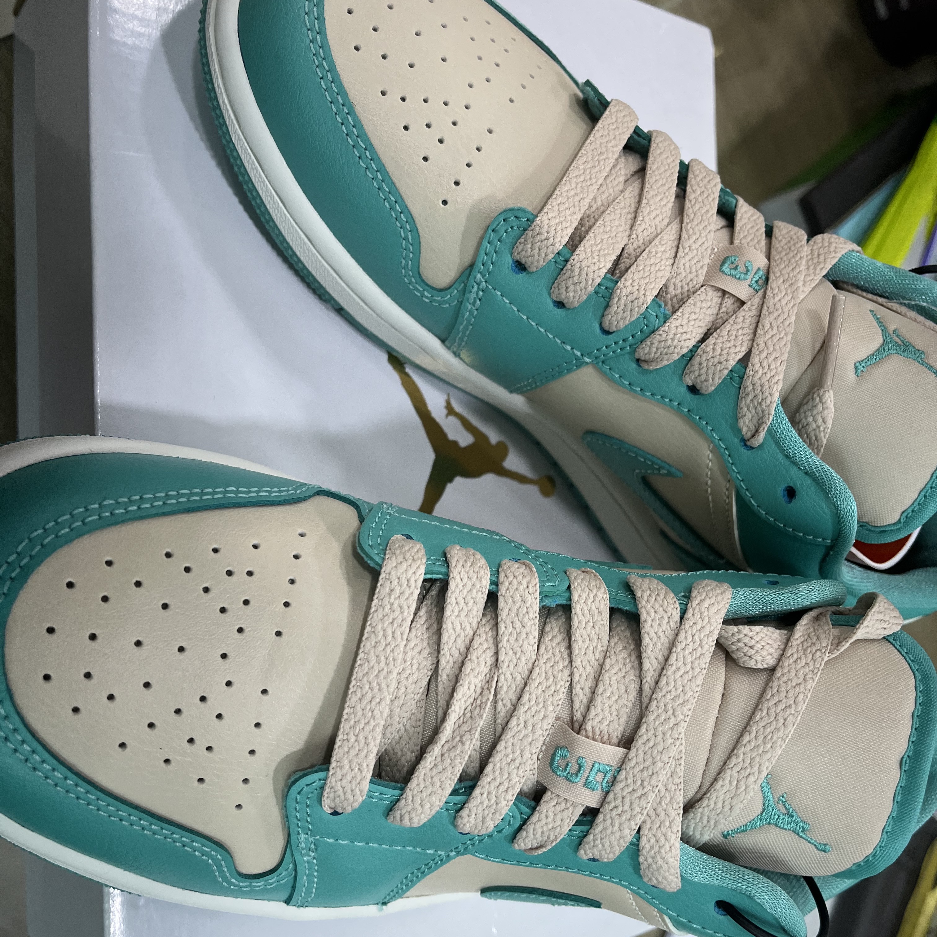 (W) Jordan 1 Low Sanddrift Washed Teal 착용 스타일 - 2