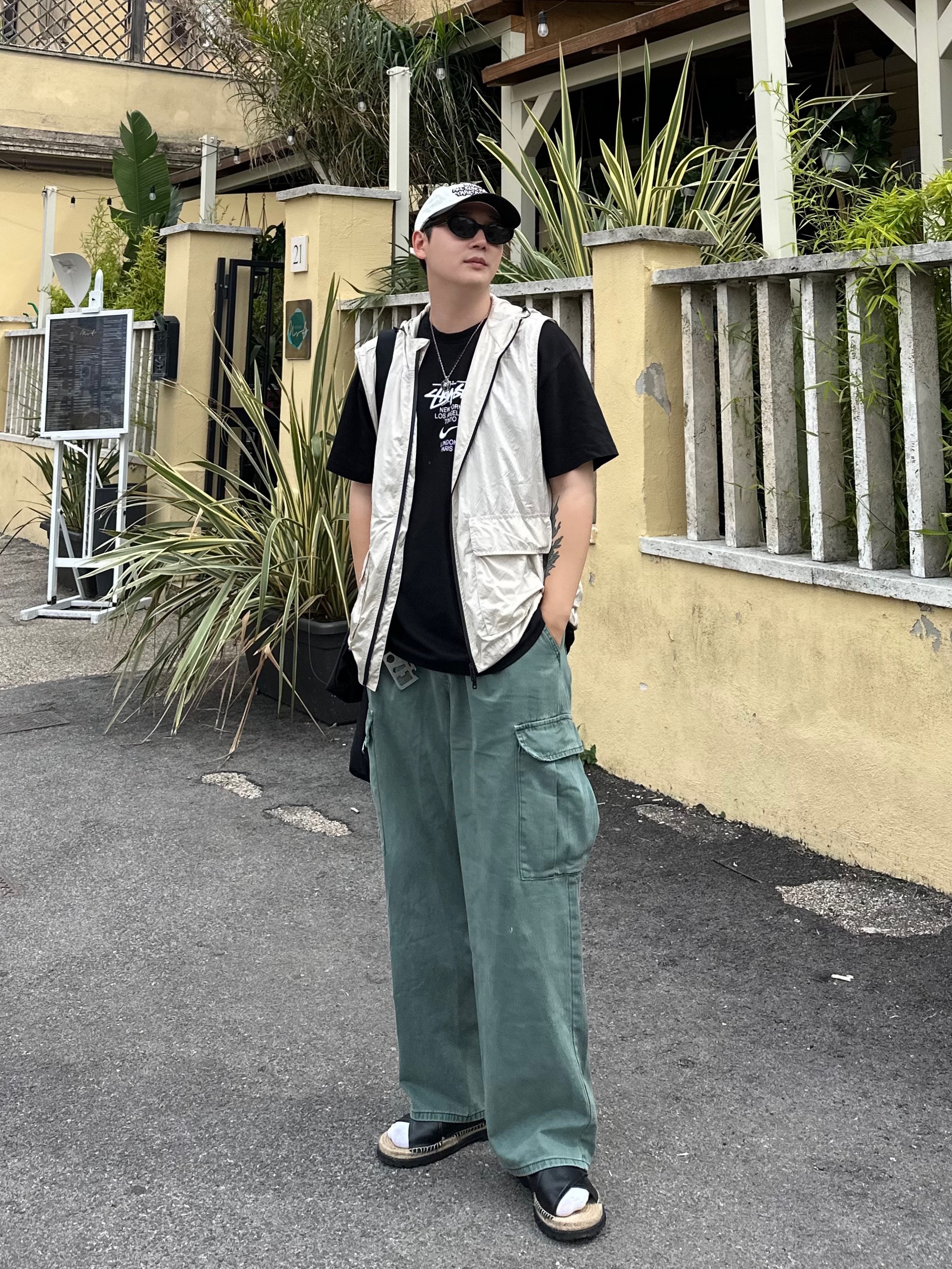 Nike x Stussy WT T-Shirt Black - Asia, Found Pocket Dim Cross Bag Black 착용 스타일 - 1