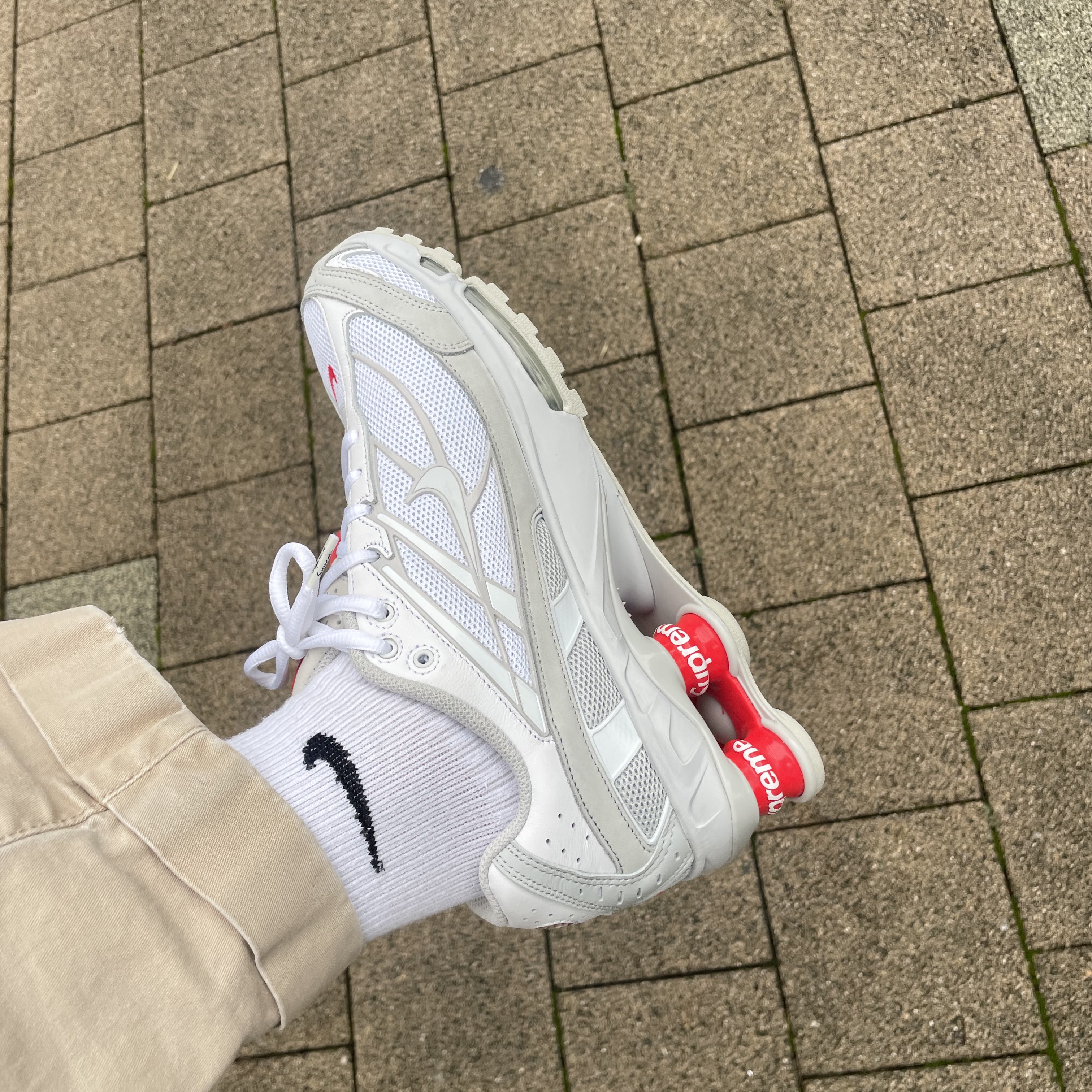 Nike x Supreme Shox Ride 2 SP White 착용 스타일