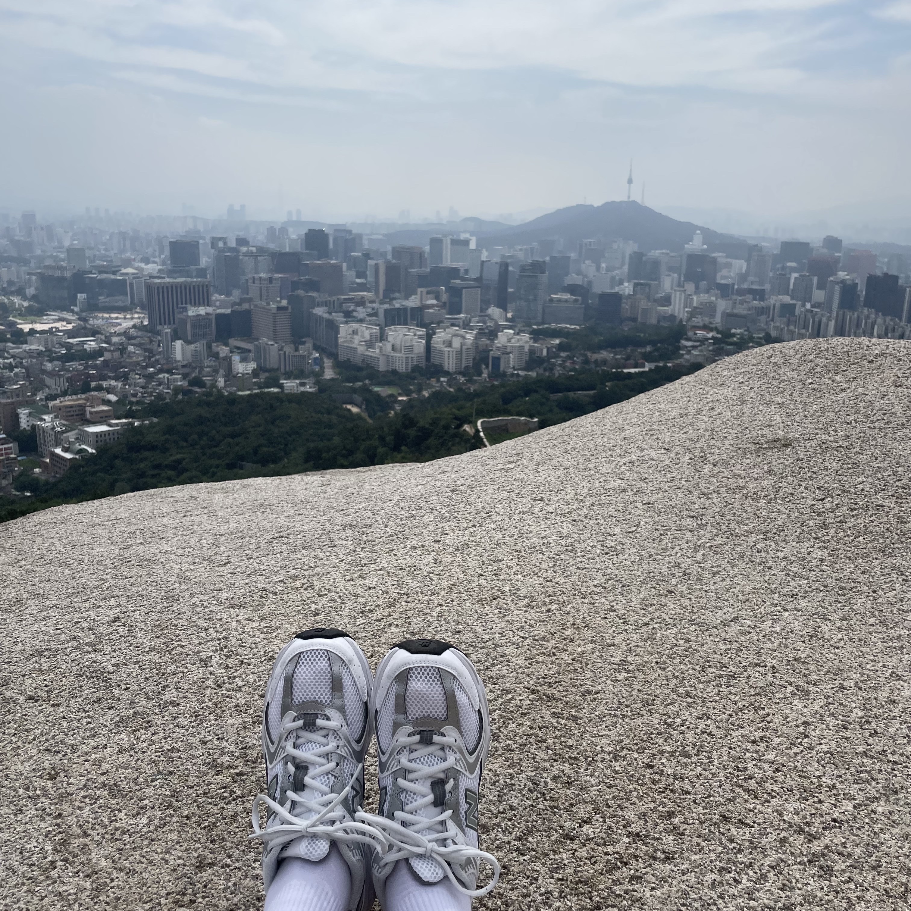 New Balance 530 White Silver 착용 스타일