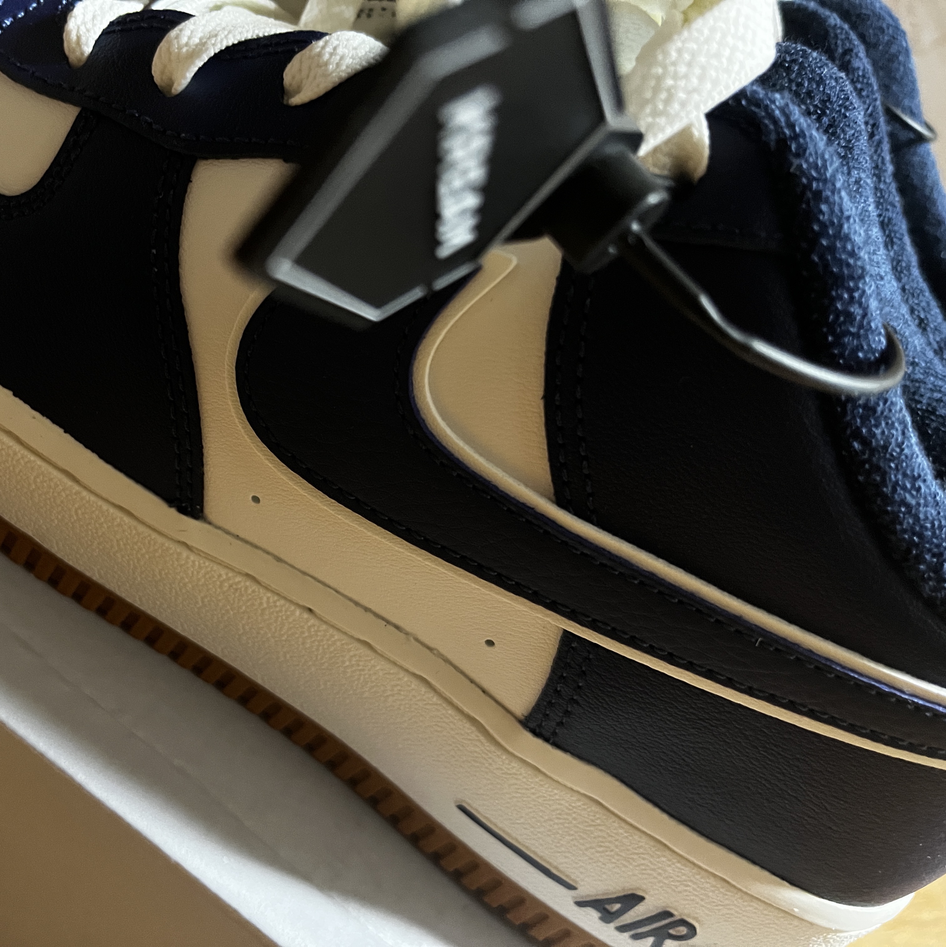 (GS) Nike Air Force 1 LV8 3 Midnight Navy 착용 스타일 - 2