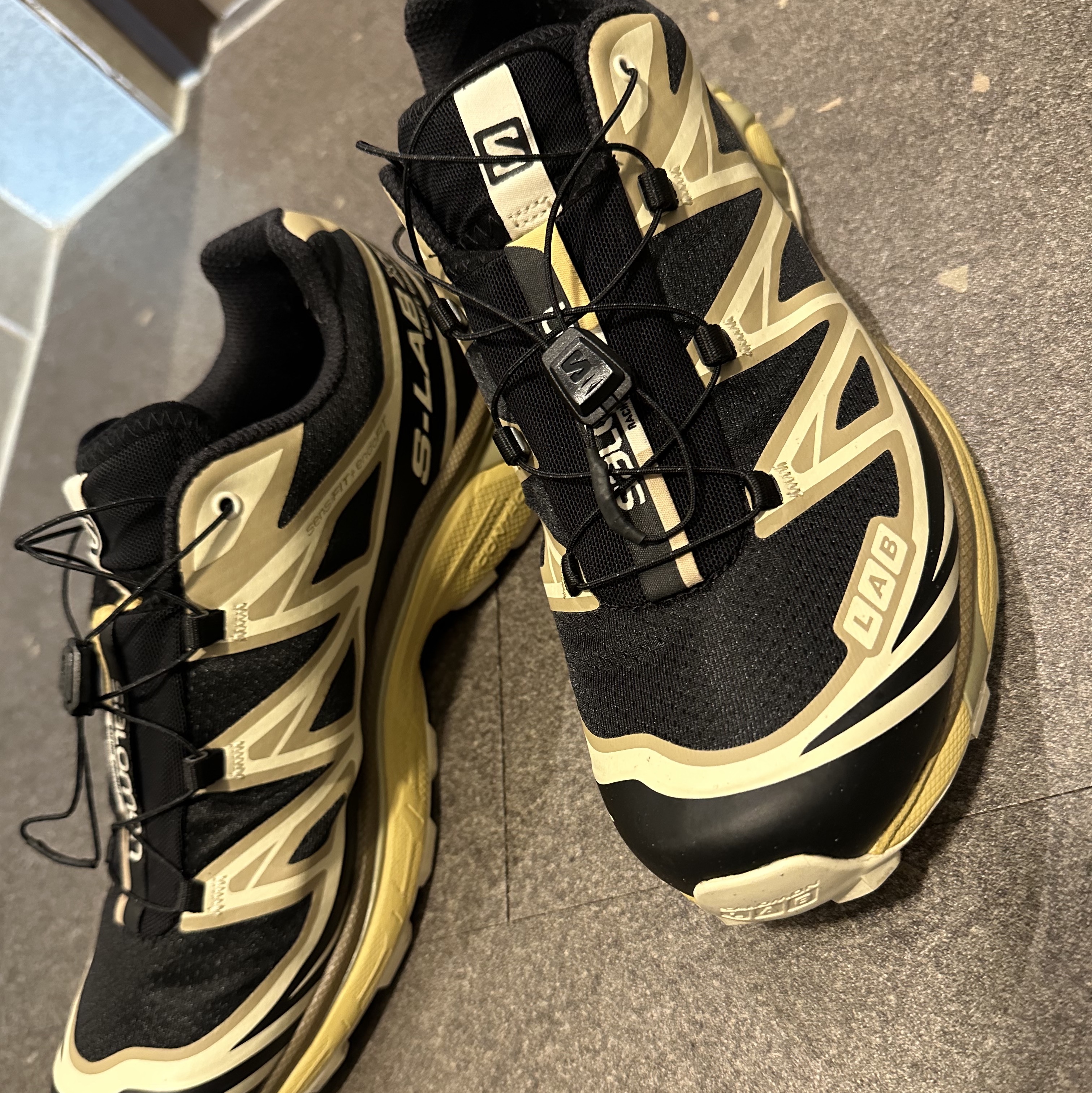 Salomon x END. XT-6 Dark Truffle 착용 스타일