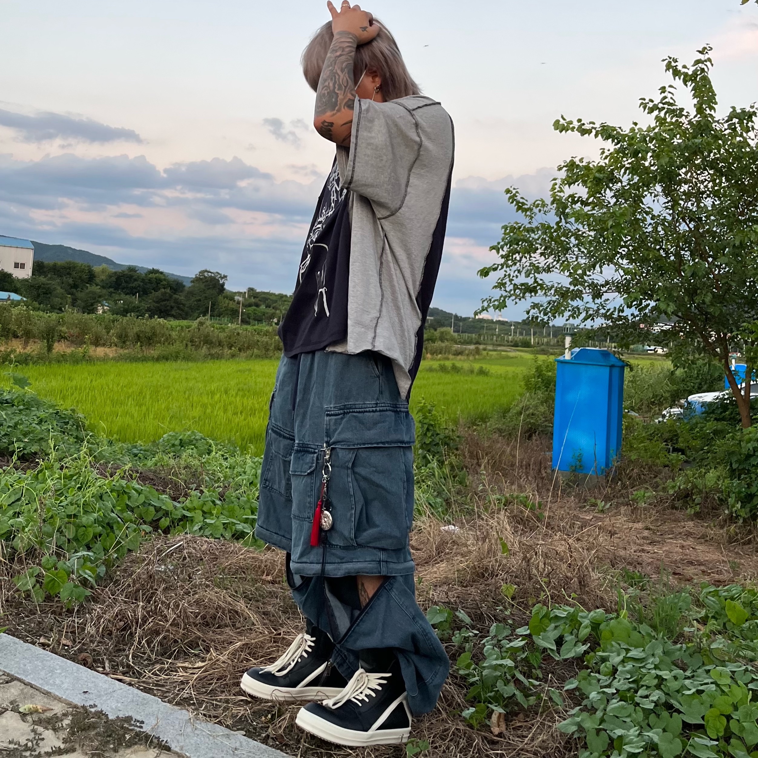 Rick Owens Geobasket Full Grain Calf Leather Strobe Sneakers Black Milk White 착용 스타일 - 1