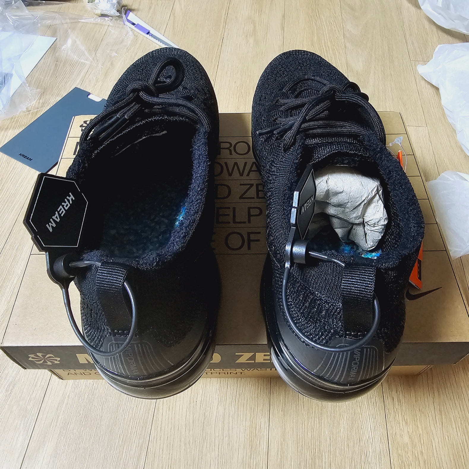 Nike Air VaporMax 2023 Flyknit Triple Black 착용 스타일 - 3