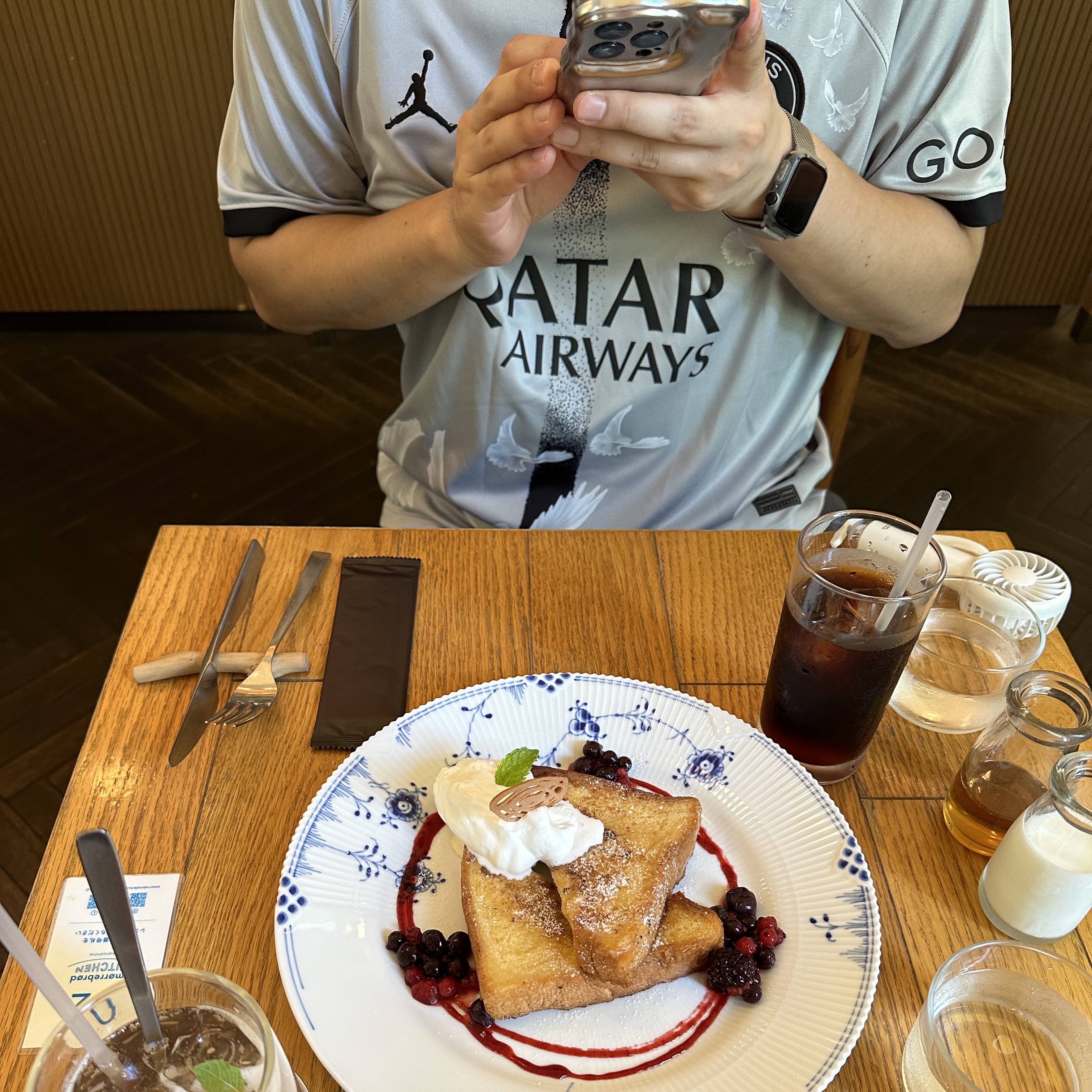 Jordan x Paris Saint-Germain x 3.Paradis 2022/23 Dri-Fit Stadium Away Jersey Light Smoke Grey, Vivienne Westwood Mini Bas Relief Pendant Silver 착용 스타일 - 1