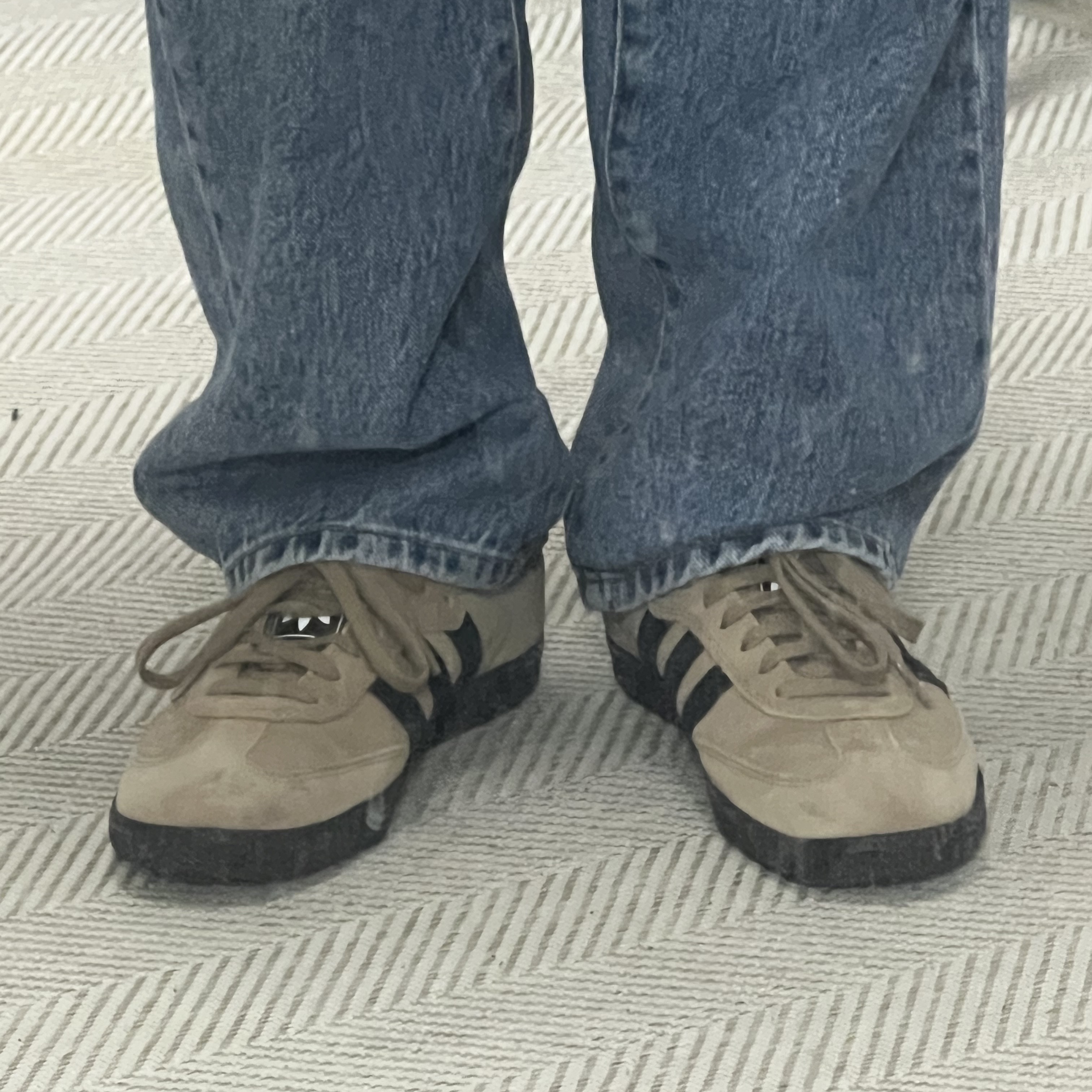 Adidas Samba ADV Cardboard 착용 스타일