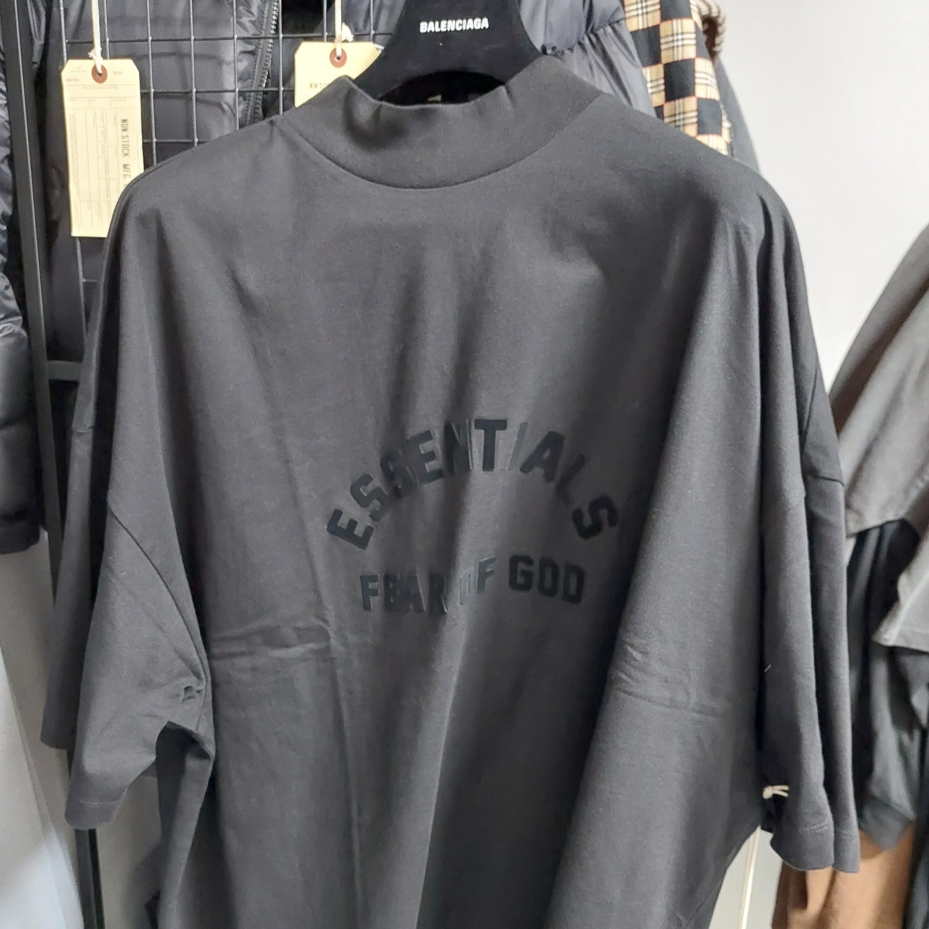 Essentials The Black Collection T-Shirt Black - 23SS 착용 스타일