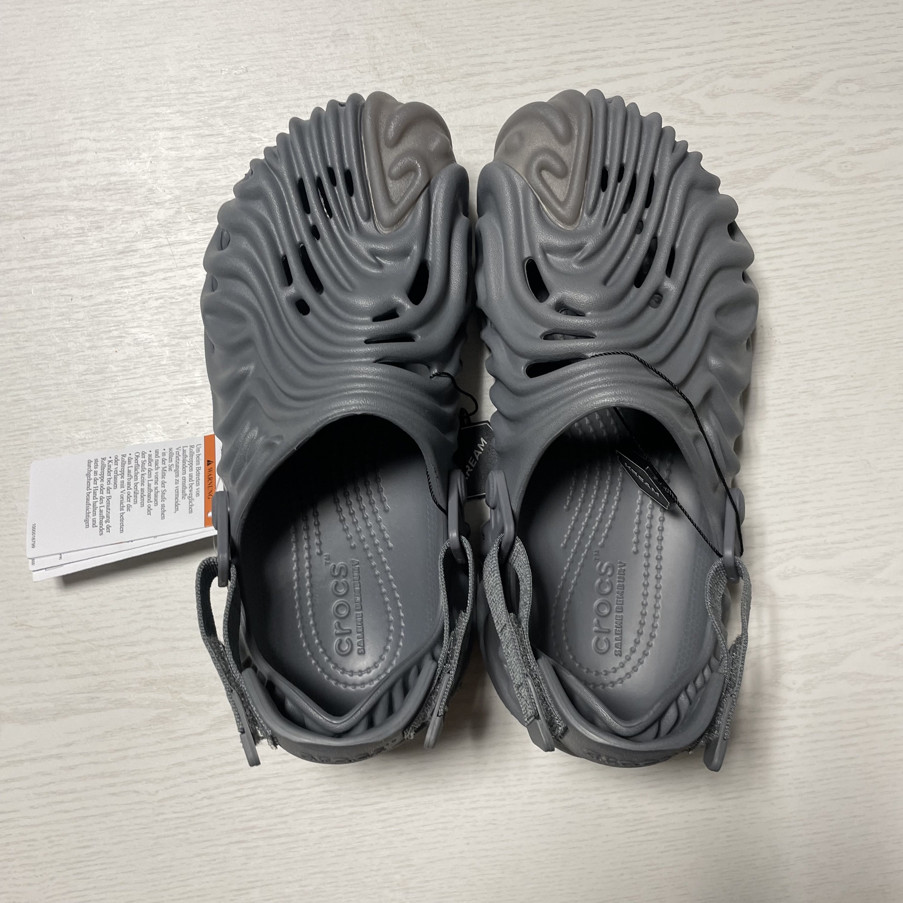 Crocs x Salehe Bembury Pollex Clog Niagara 착용 스타일 - 2