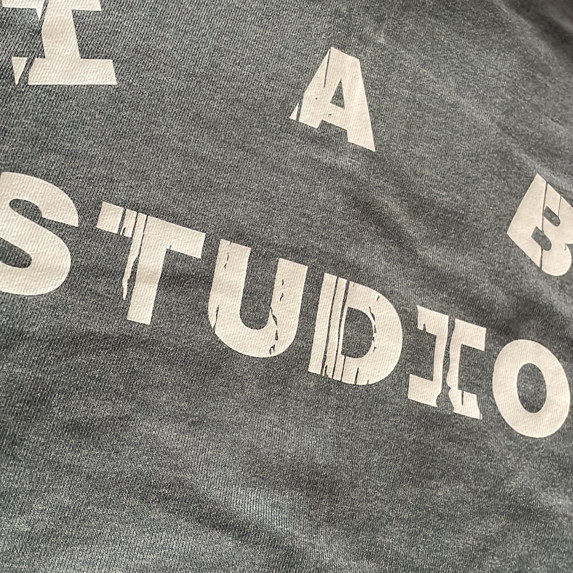 IAB Studio x D.P. Zip-Up Hoodie Dark Green 착용 스타일