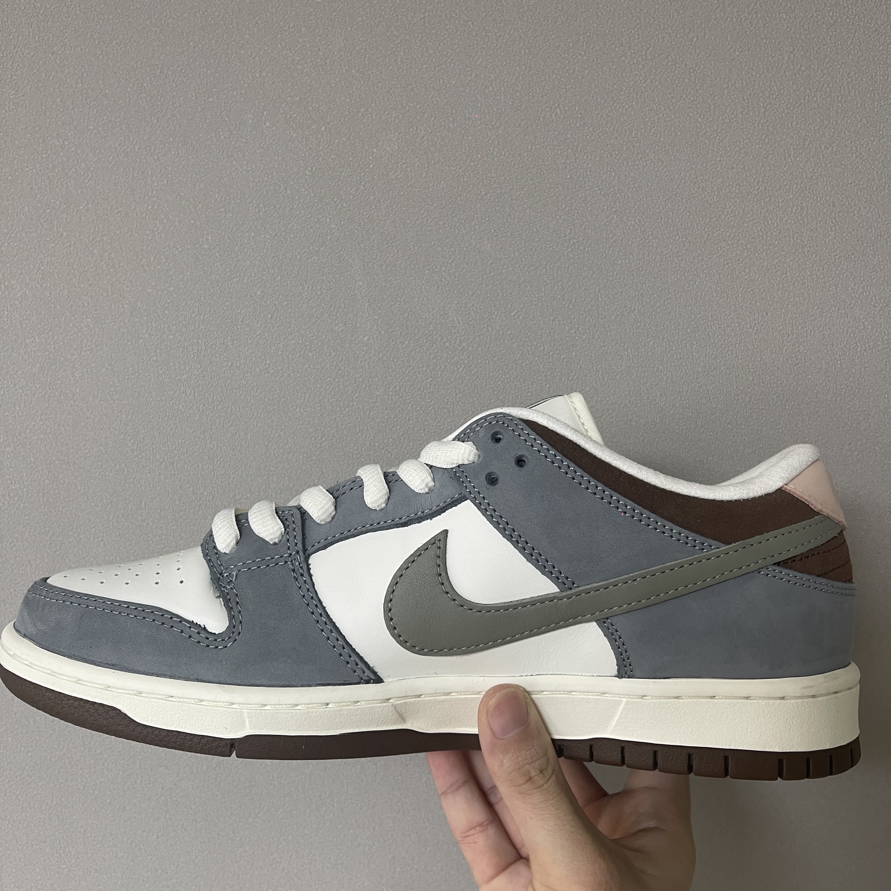 Nike x Yuto Horigome SB Dunk Low Wolf Grey 착용 스타일 - 1