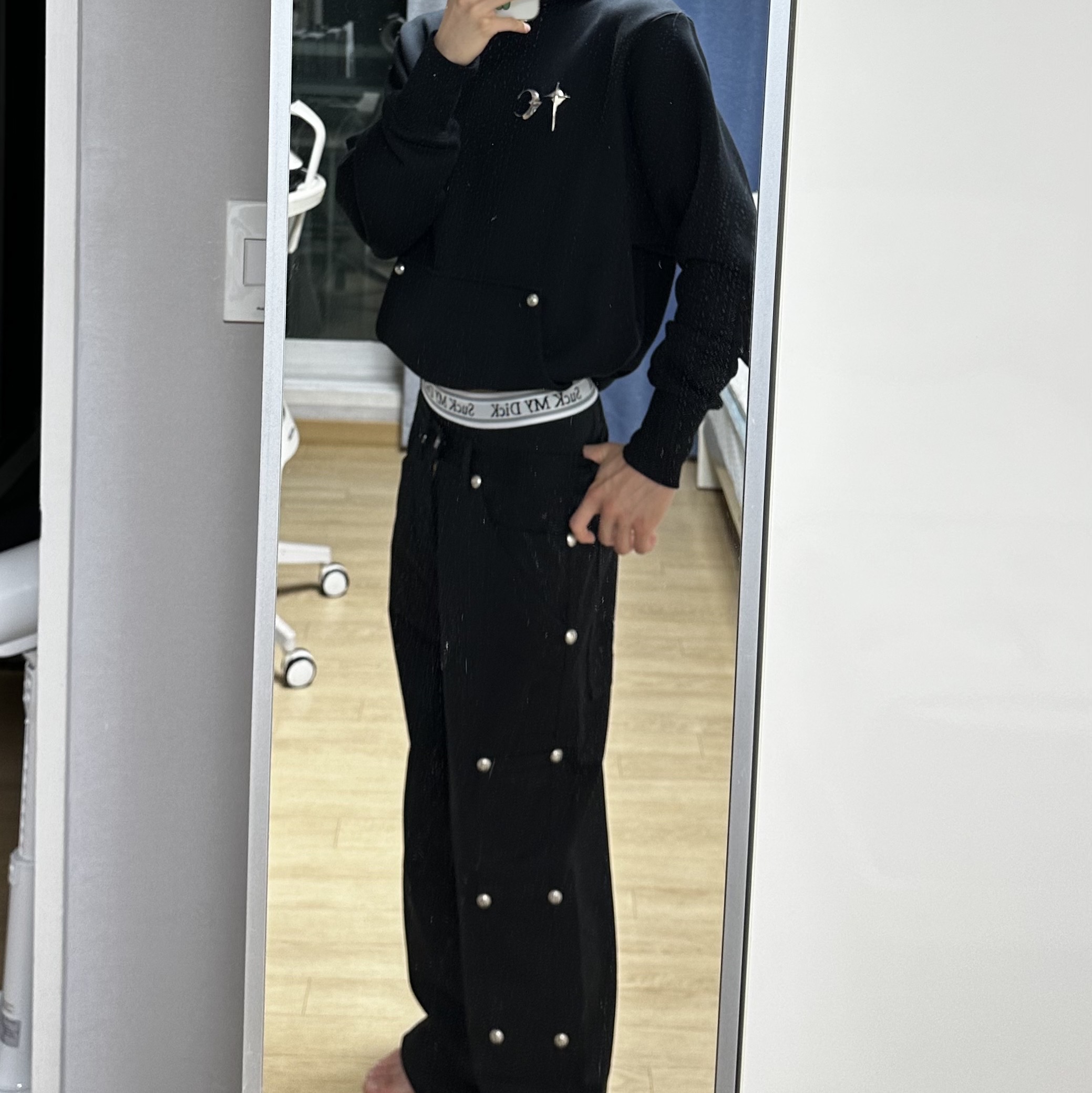 Thug Club Armor Hoodie Black 착용 스타일 - 1