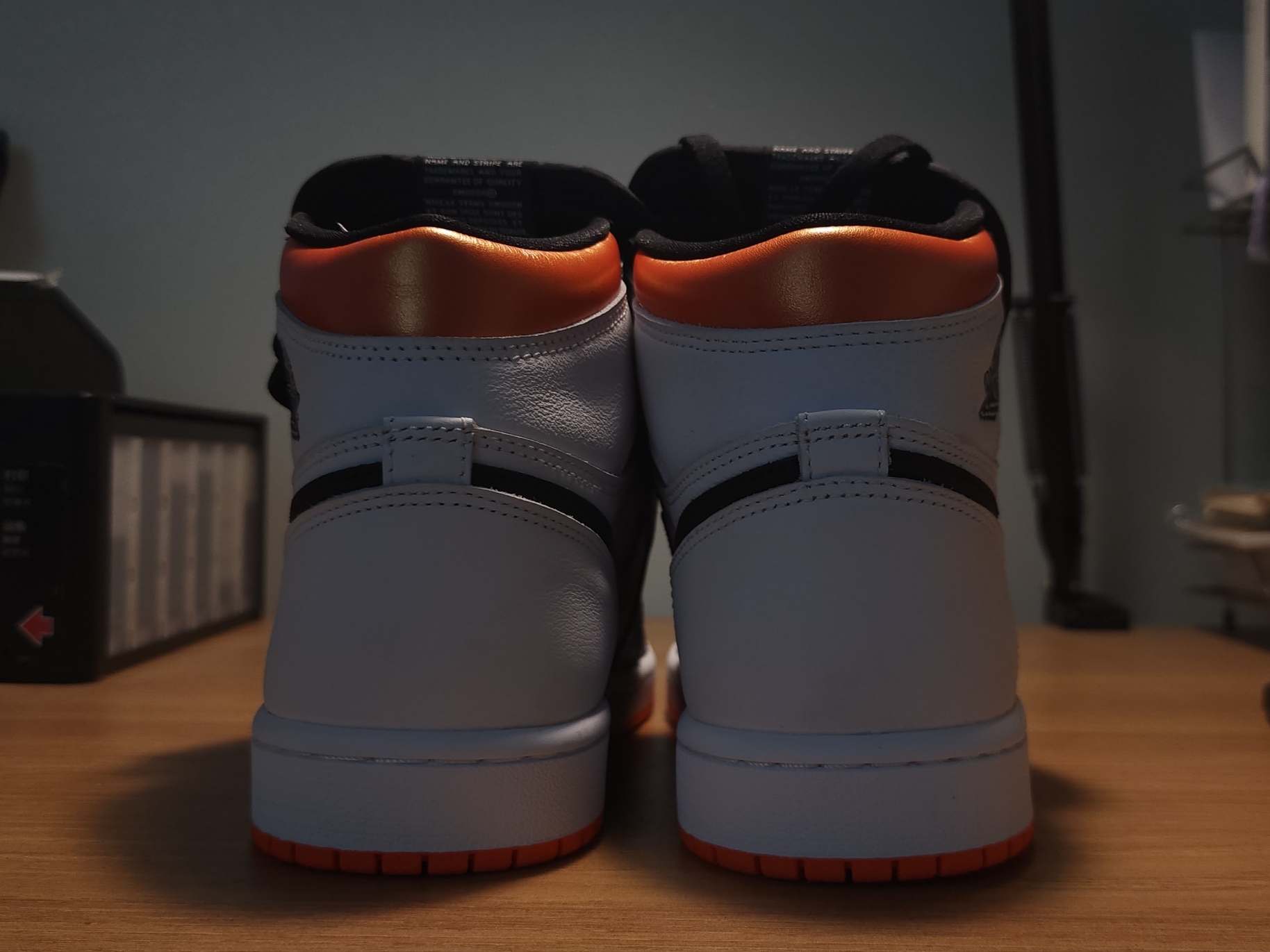 Jordan 1 Retro High OG Electro Orange, Jordan 1 Retro High OG Black and Lucky Green 착용 스타일 - 4