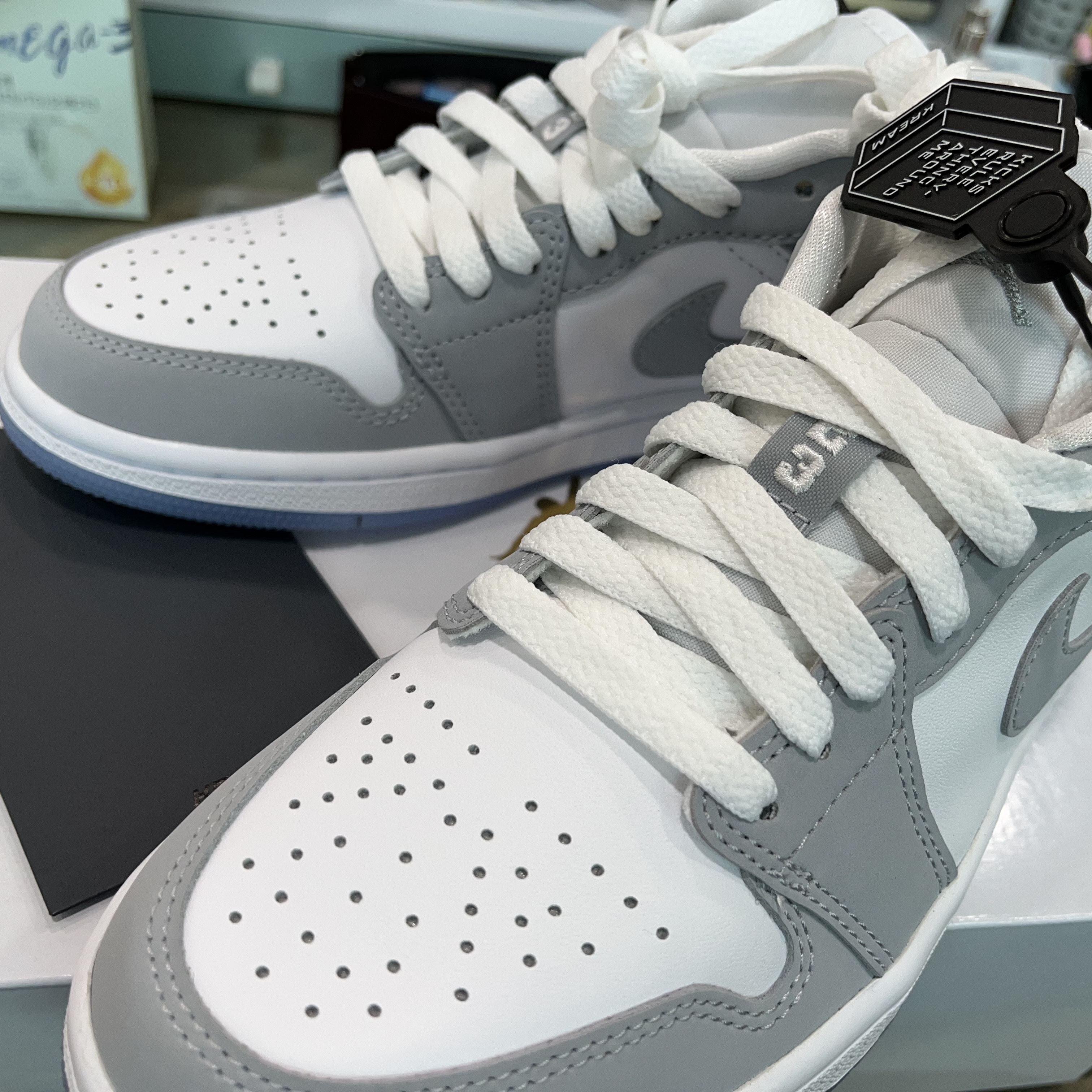 (W) Jordan 1 Low White Wolf Grey 착용 스타일