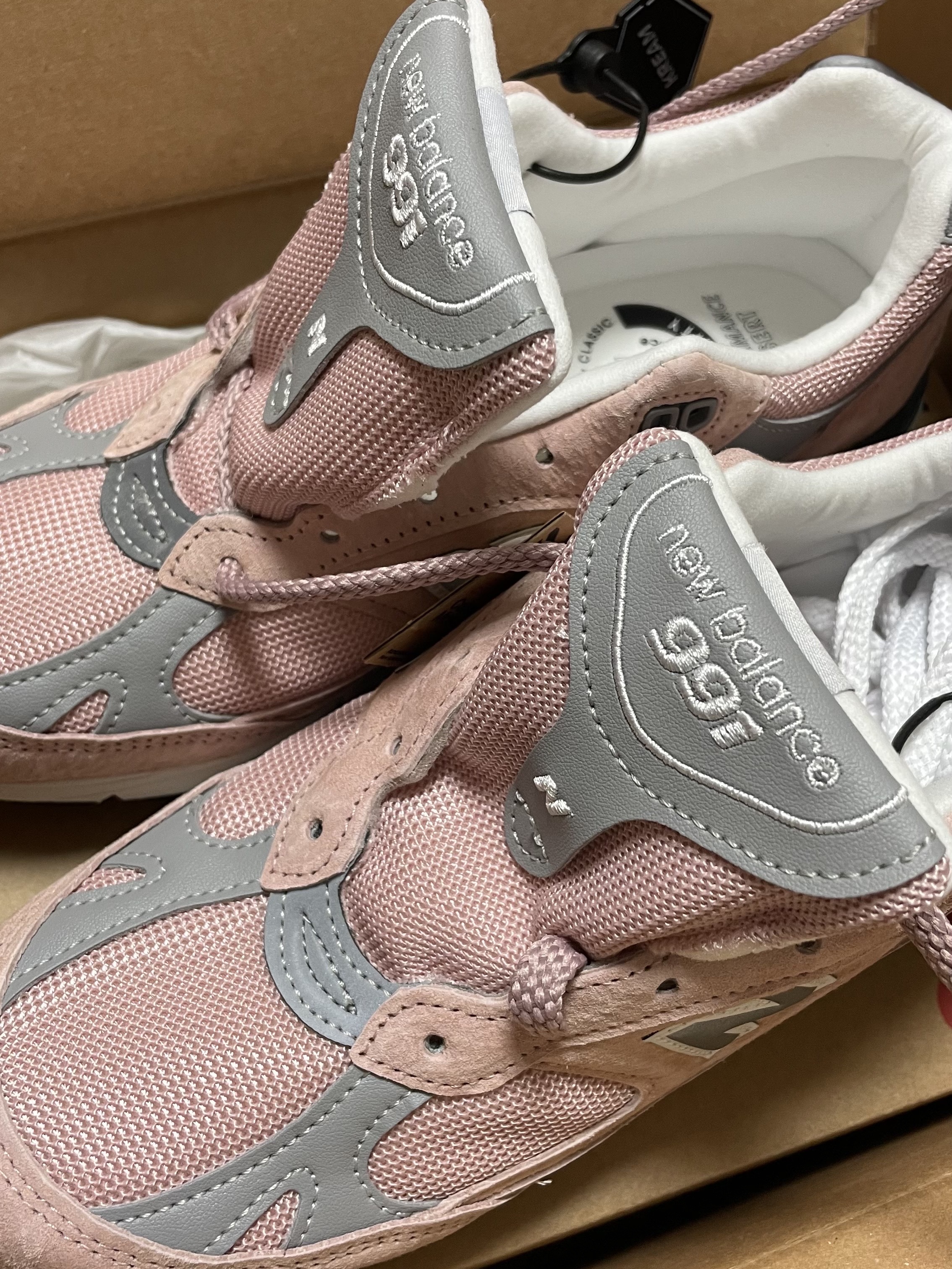 (W) New Balance 991 Made in UK Shy Pink 착용 스타일 - 1