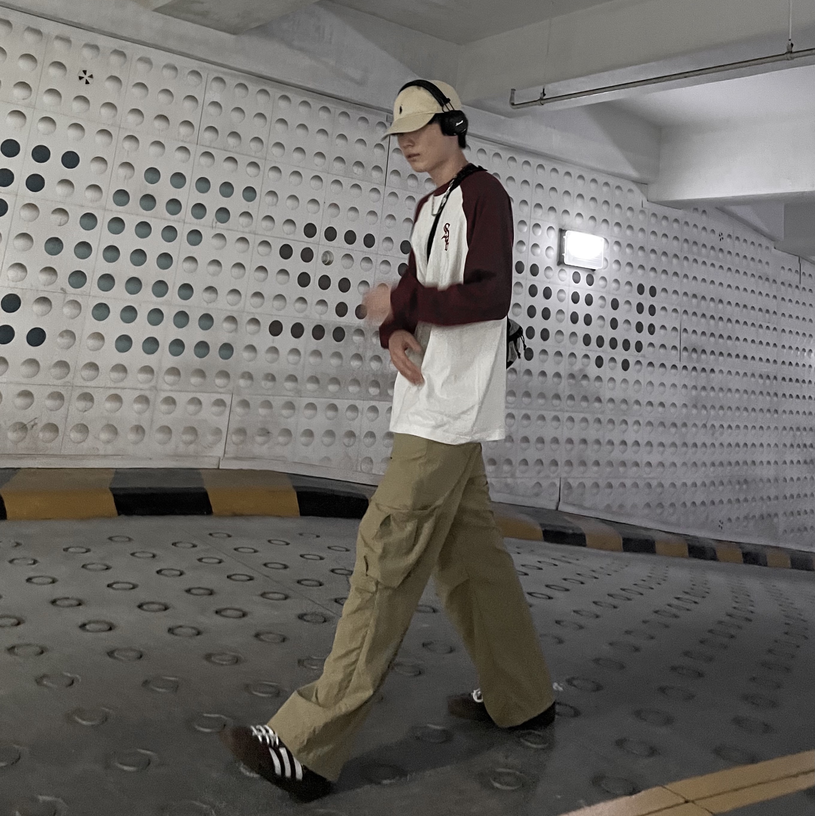 Adidas Spezial Handball Shadow Brown White 착용 스타일 - 2
