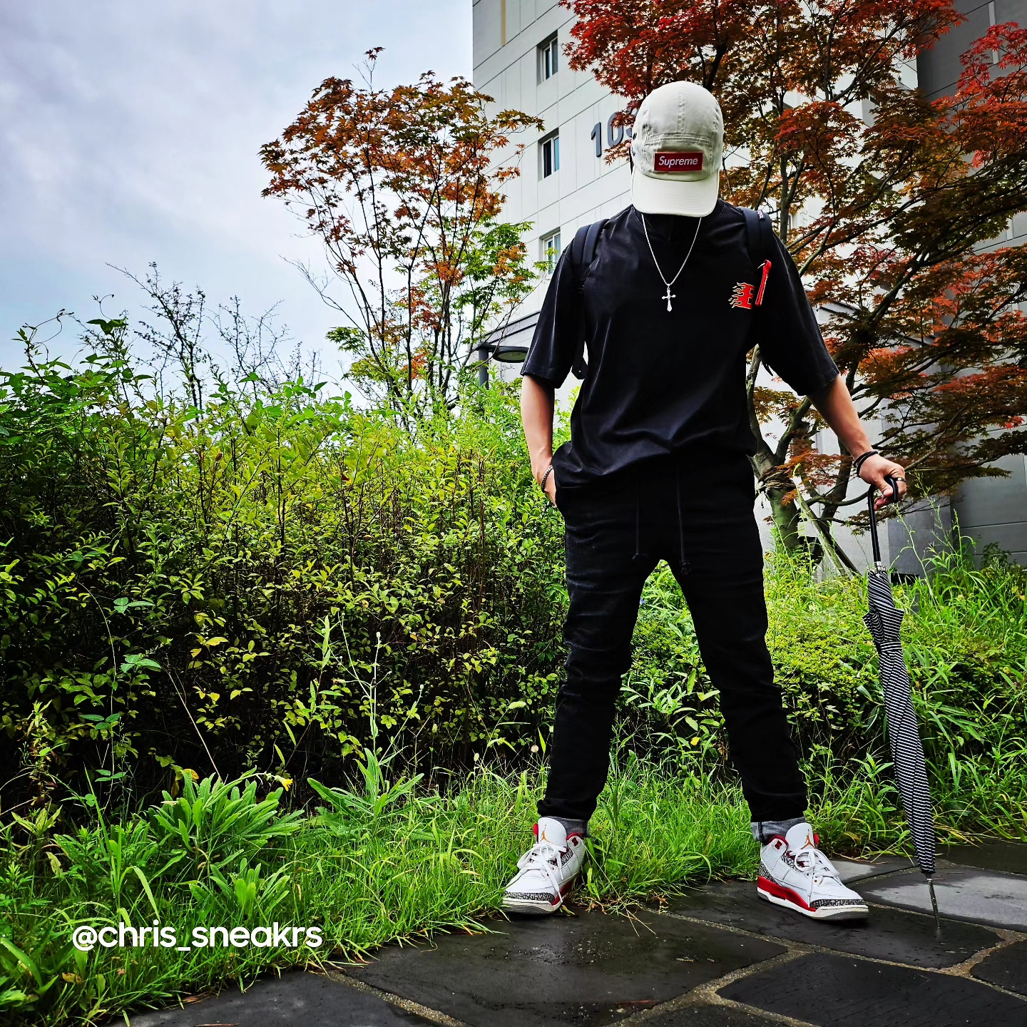 Supreme Military Camp Cap Stone - 22SS, Supreme Webbing Keychain Red - 23SS 착용 스타일 - 2