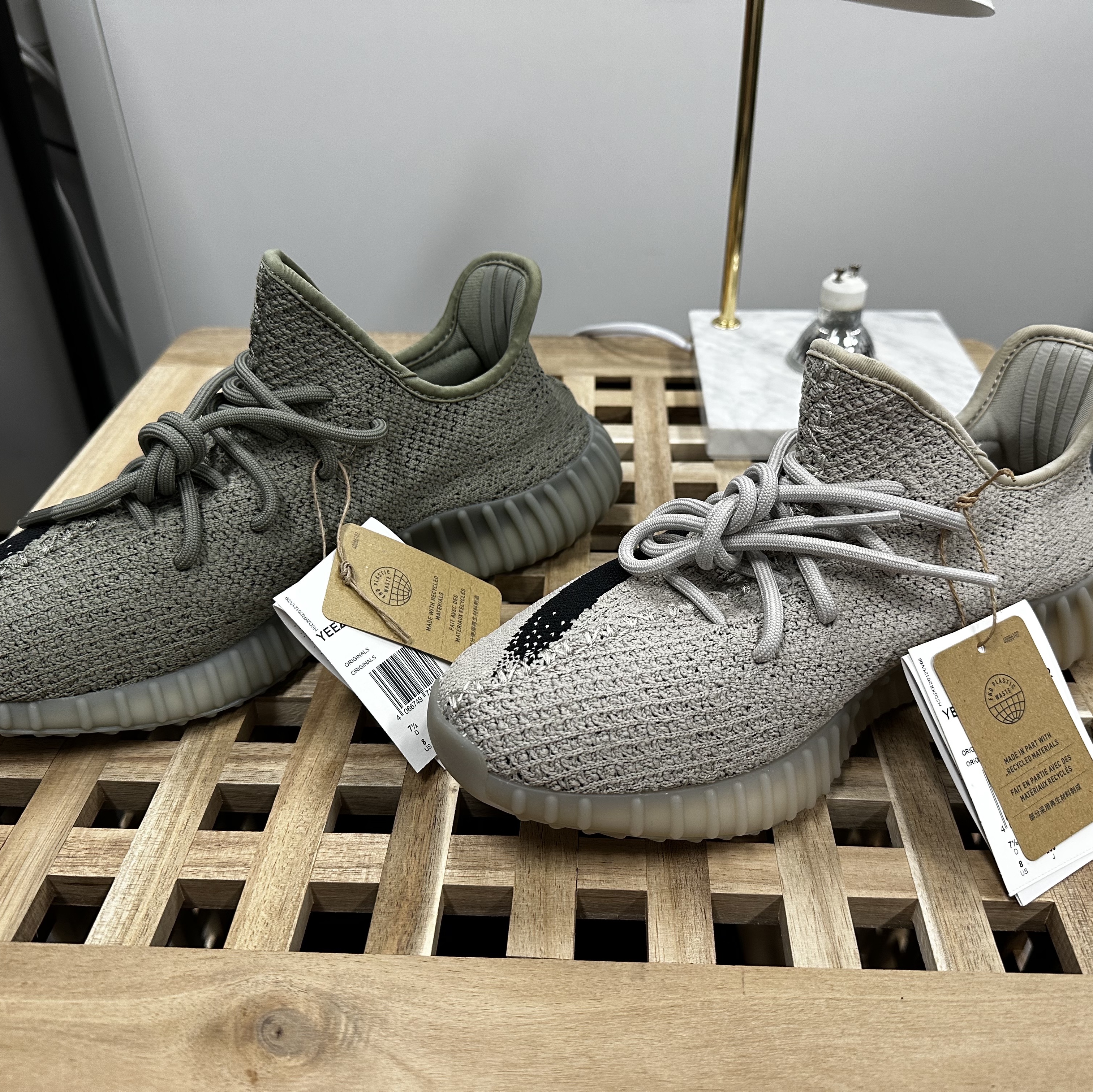 Adidas Yeezy Boost 350 V2 Slate Core Black 2022/2023, Adidas Yeezy Boost 350 V2 Granite Core Black 착용 스타일 - 3