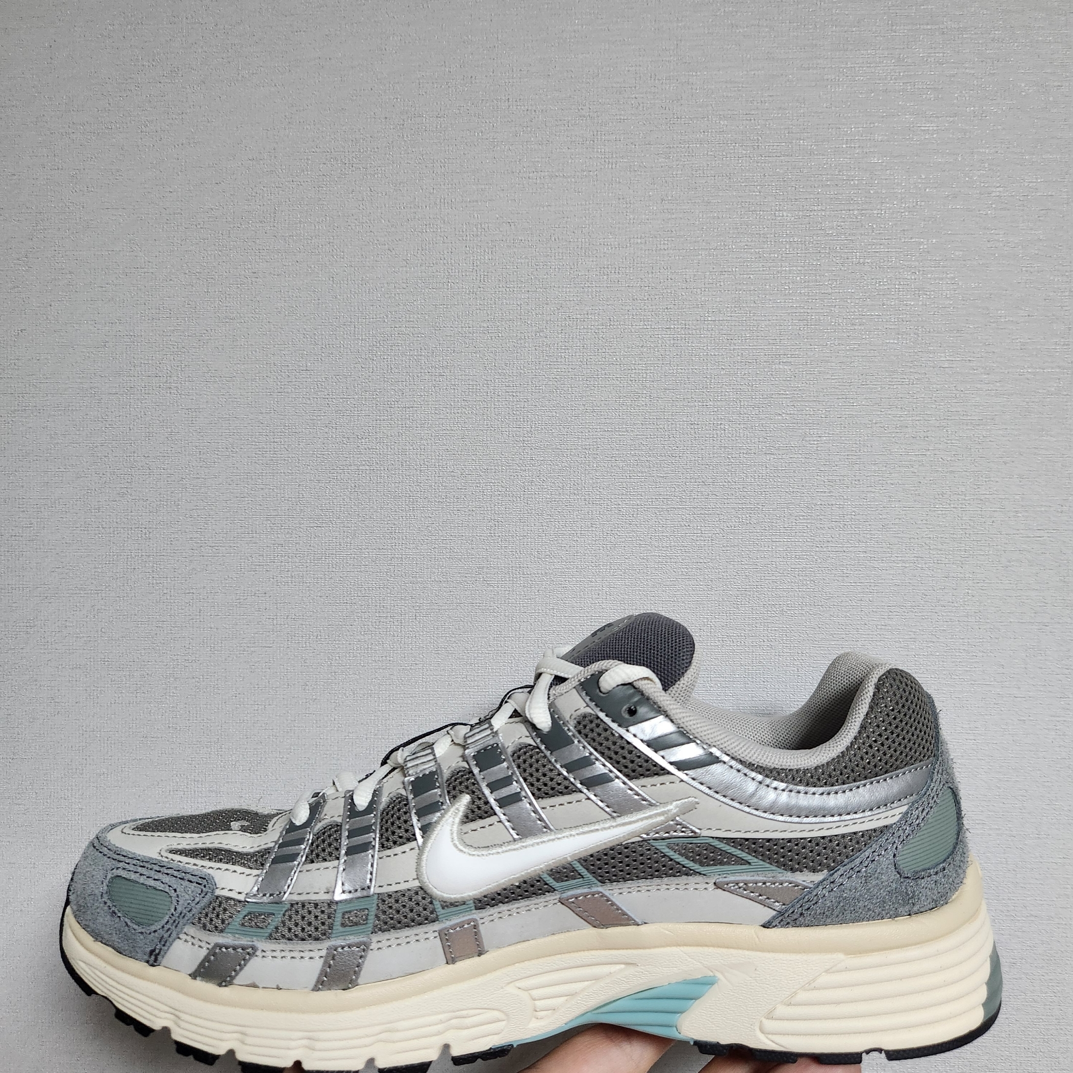 Nike P-6000 Flat Pewter Light Iron Ore 착용 스타일 - 2