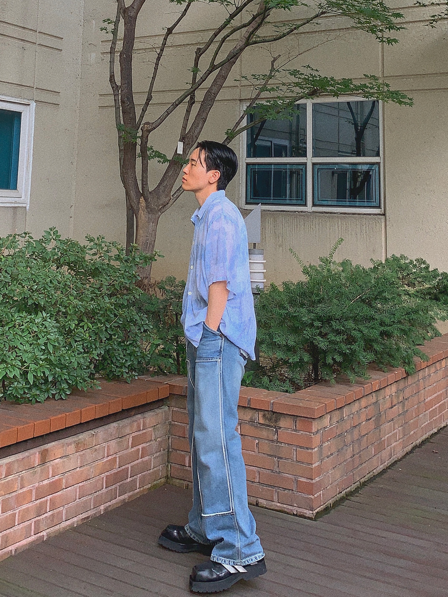 Our Legacy Box Shirt Shortsleeve Blue Brush Stroke Print 착용 스타일 - 2